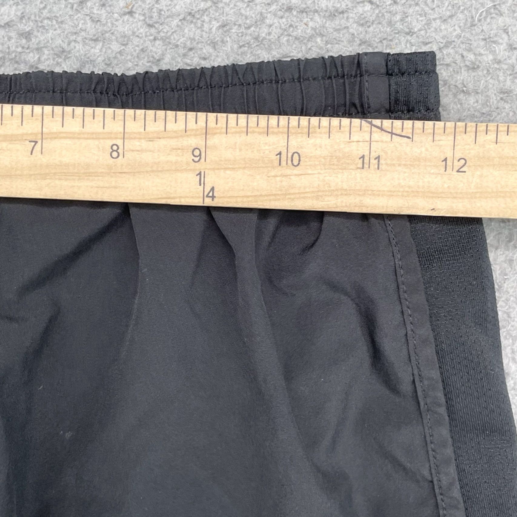 Nike VINTAGE Nike Athletic Short Women Small Black Lined Training Sportswear 90s Running Gym Size 28" / US 6 / IT 42 - 3 Thumbnail