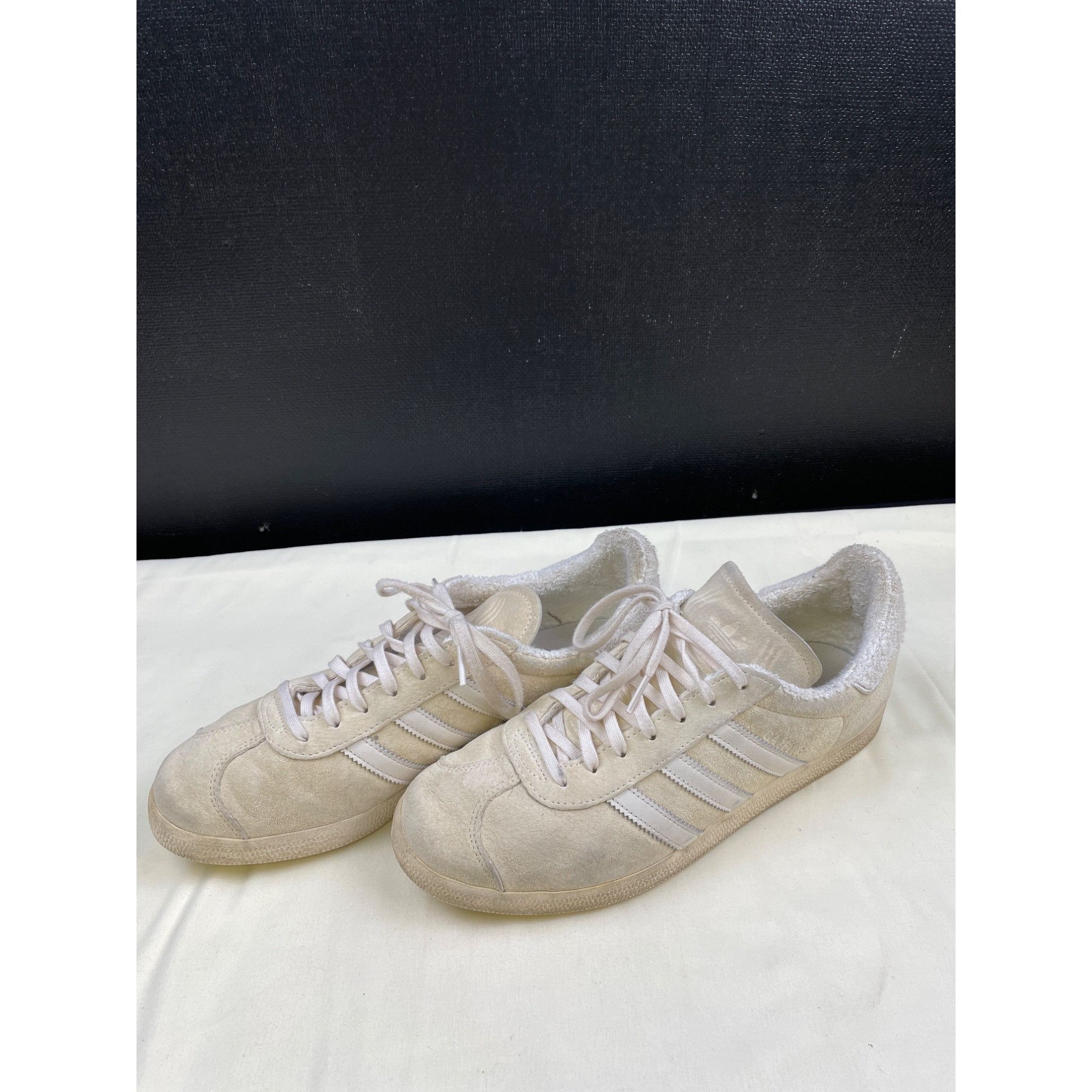Adidas Adidas Men's Beige Suede Shoes/ Low top Sneakers Size 10 SKU Size US 10 / EU 43 - 2 Thumbnail