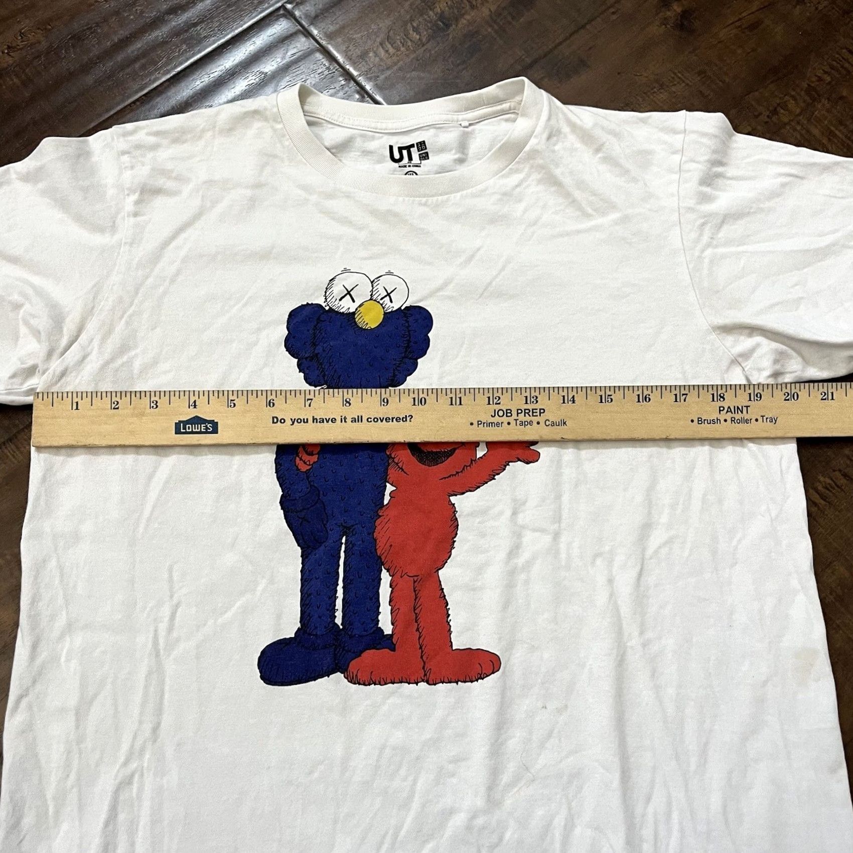 Uniqlo VINTAGE Kaws x Uniqlo x Sesame Street Elmo BFF T-Shirt M White Mens Size US M / EU 48-50 / 2 - 3 Thumbnail