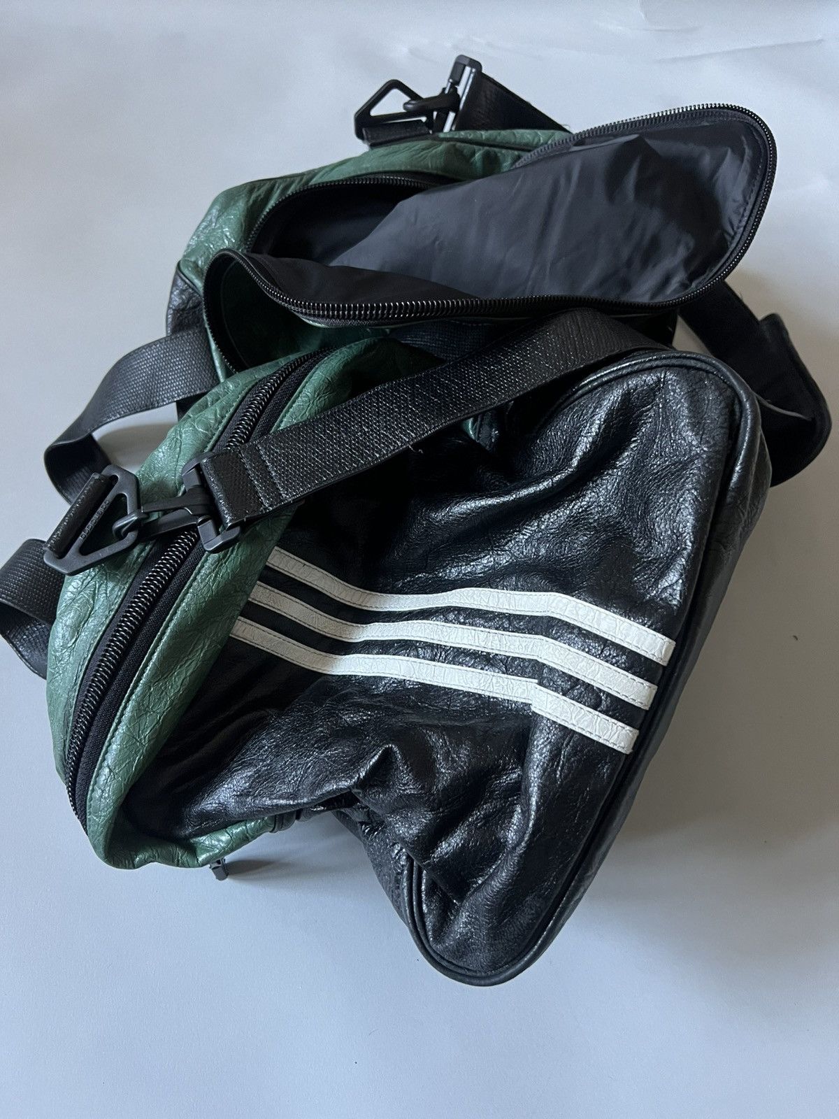 Balenciaga x Adidas Leather Gym Bag Size ONE SIZE - 12 Thumbnail