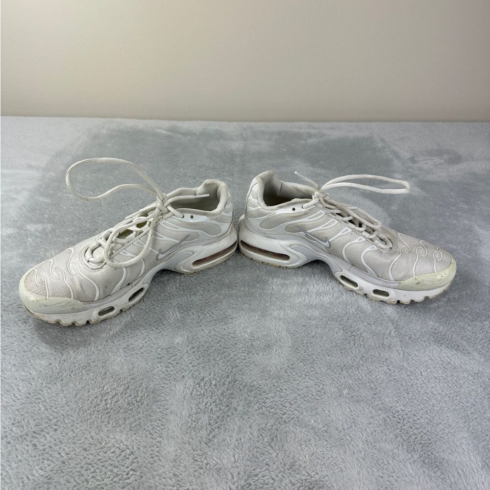 Nike Nike Air Max Plus White Metallic Silver (GS) Kids Size 5.5 Size US 5.5 / EU 38 - 8 Thumbnail