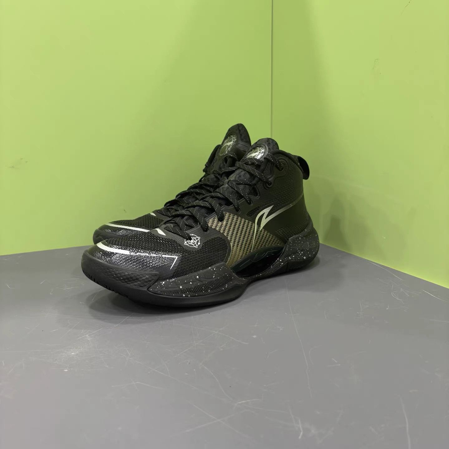 Li-Ning Li-Ning Super Light Black Warrior Running Shoes K15 Size US 10 / EU 43 - 1 Thumbnail