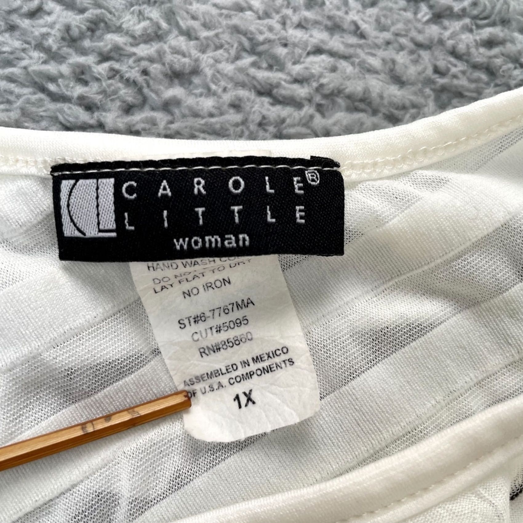Vintage Carole Little Top Womens 1X White Blouse Ruffle Textured Swirl Boho Button Sleeveless Casual Party Size XL / US 12-14 / IT 48-50 - 3 Thumbnail