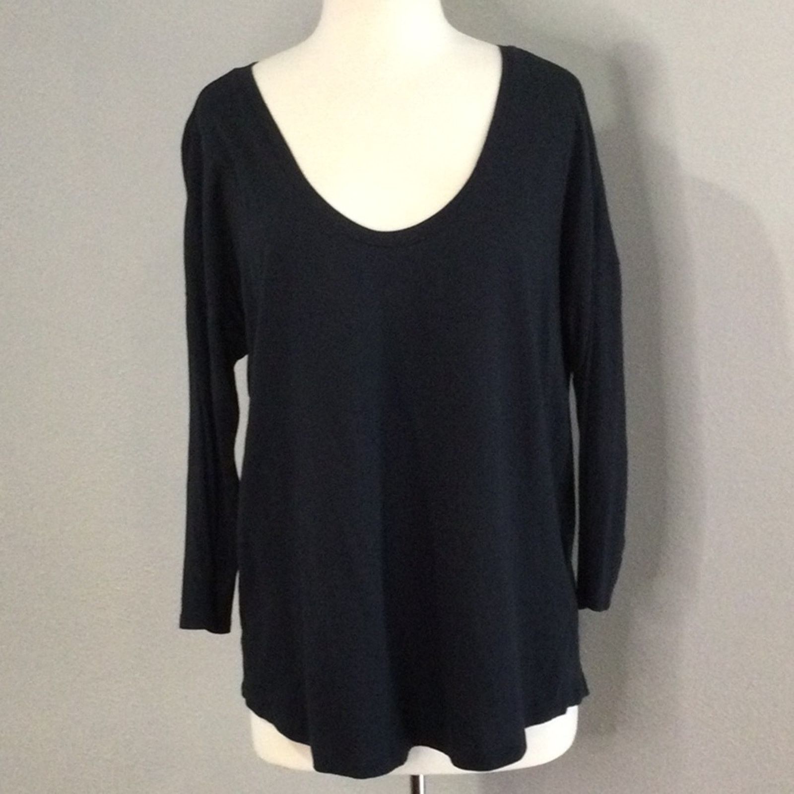 Banana Republic Banana Republic Navy 3/4 Dolman Sleeve T-Shirt L Size L / US 10 / IT 46 - 1 Thumbnail