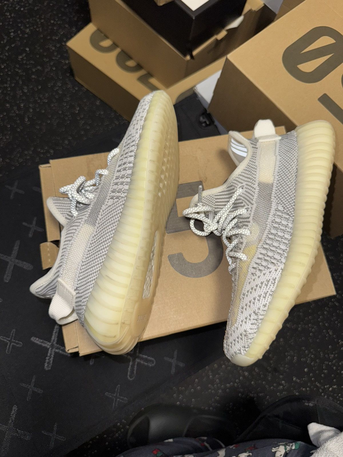 Adidas × Yeezy Adidas Yeezy Boost 350 V2 static non-reflective sz 6Y Size US 6 / EU 39 - 12 Thumbnail