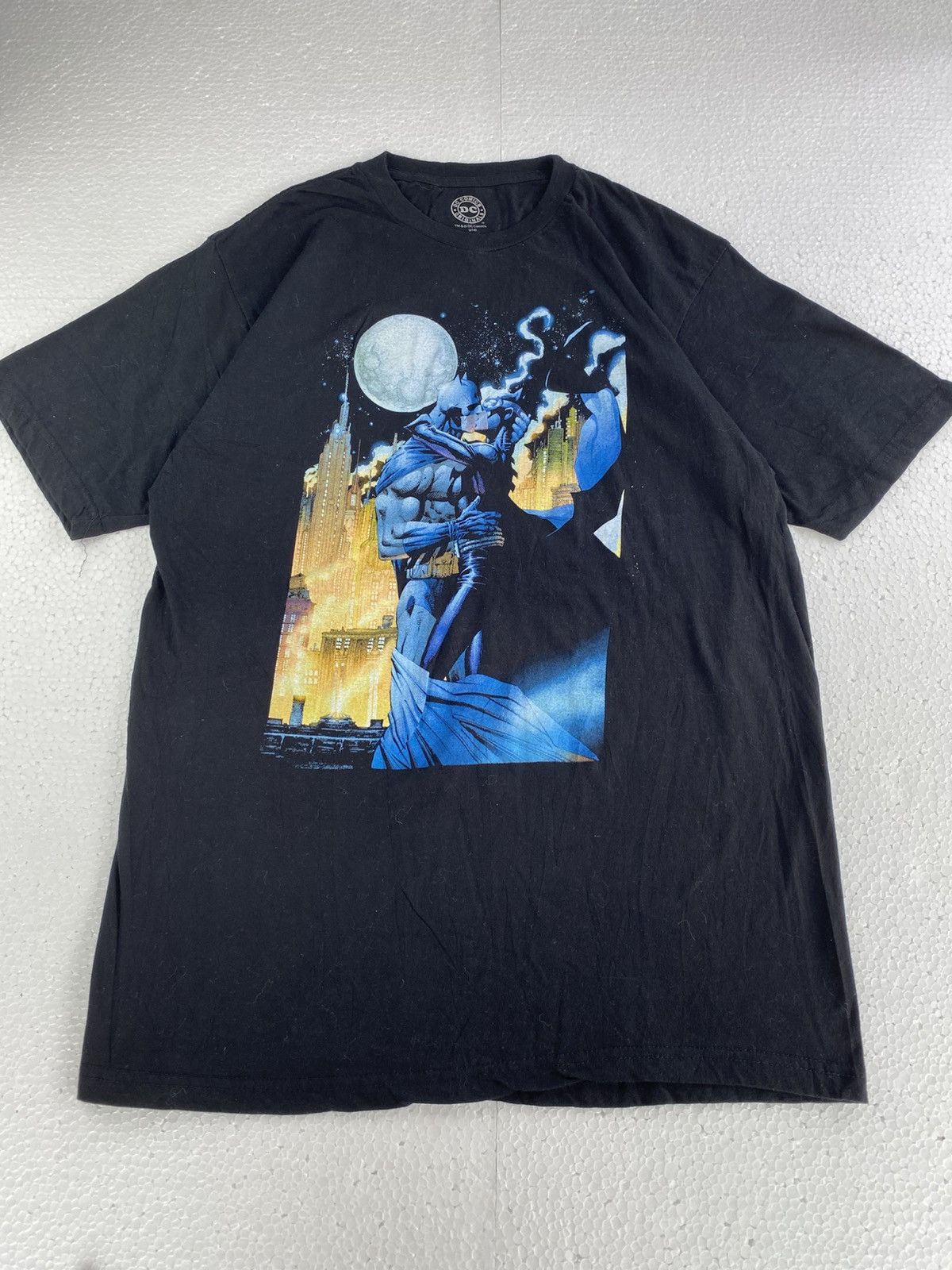 DC Comics × Marvel Comics Cool Batman Catwoman love Graphic Tshirt (B9) Size US L / EU 52-54 / 3 - 1 Thumbnail