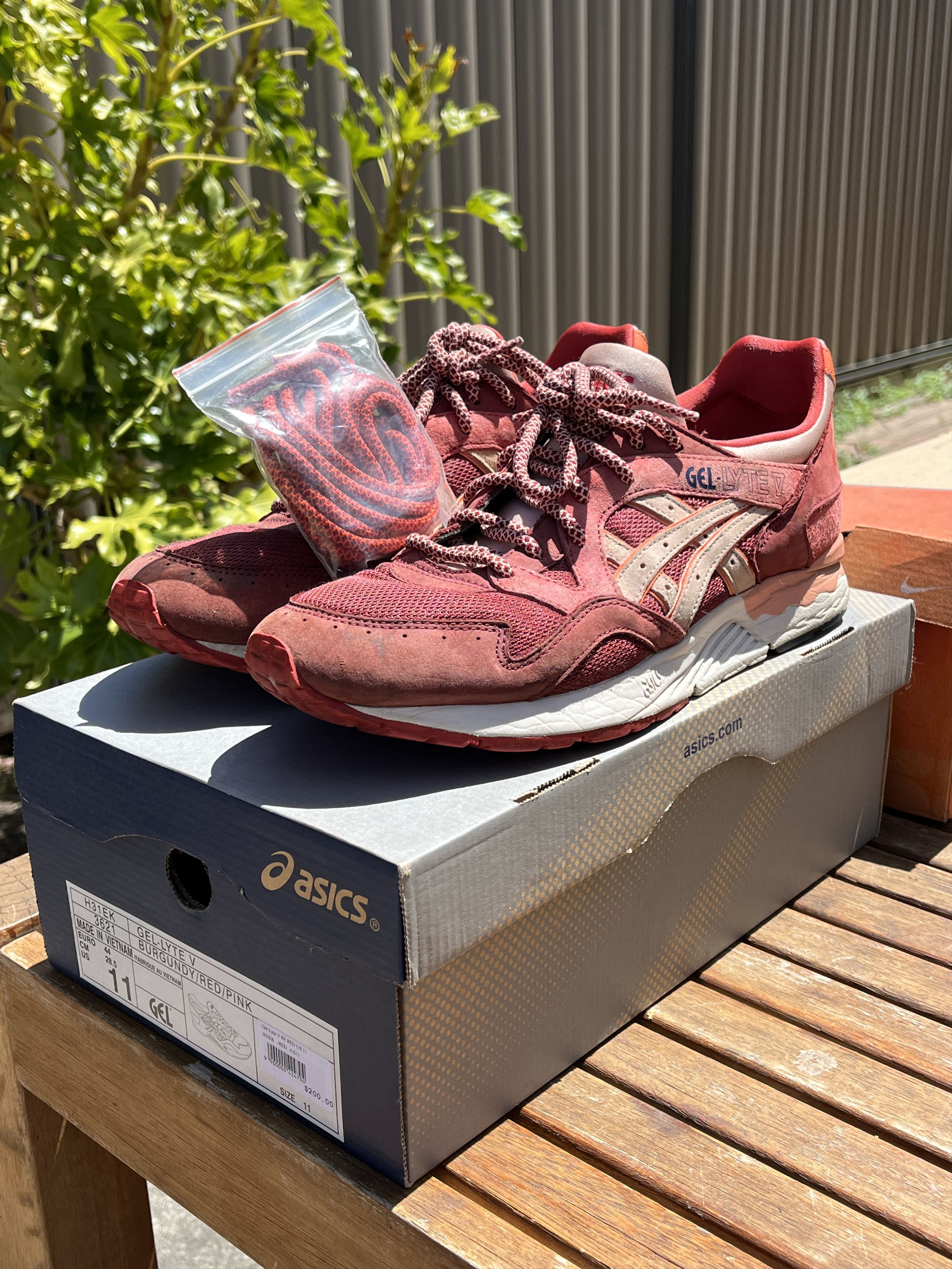 Asics × Ronnie Fieg Asics Gel Lyte V “Volcano” – Ronnie Fieg | US 10 Size US 10 / EU 43 - 1 Thumbnail