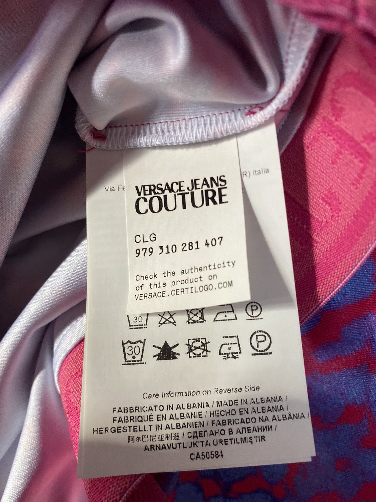Versace Jeans Couture Animal Print Lycra T-Shirt, size 40, Pink, new with tag. * Size S / US 4 / IT 40 - 12 Thumbnail