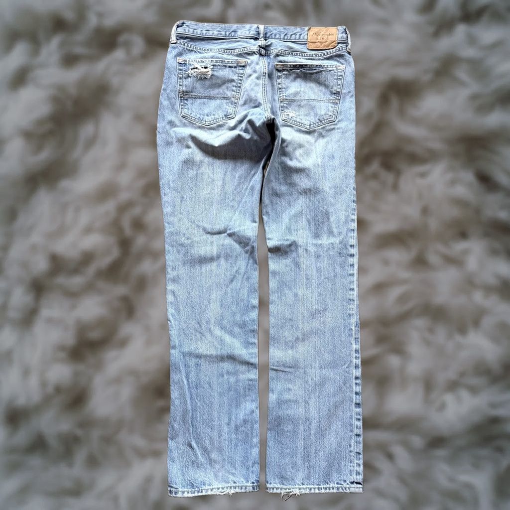 Abercrombie & Fitch VINTAGE Abercrombie & Fitch Jeans 34x34 Blue Light Wash Straight Distressed Men Regular Fit Denim Pockets Logo 90s 想 Size US 34 / EU 50 - 1 Thumbnail