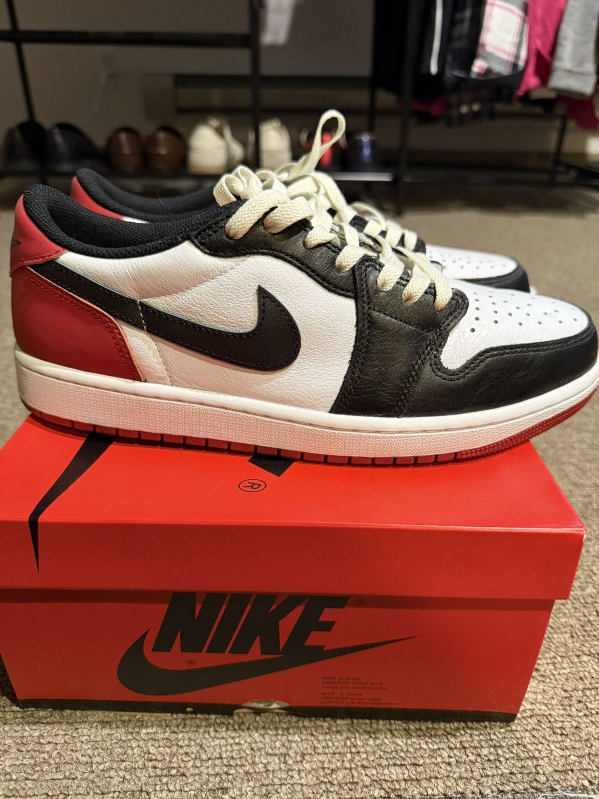 Jordan Brand × Nike Retro 1 Low OG Black Toe Size US 10 / EU 43 - 4 Thumbnail