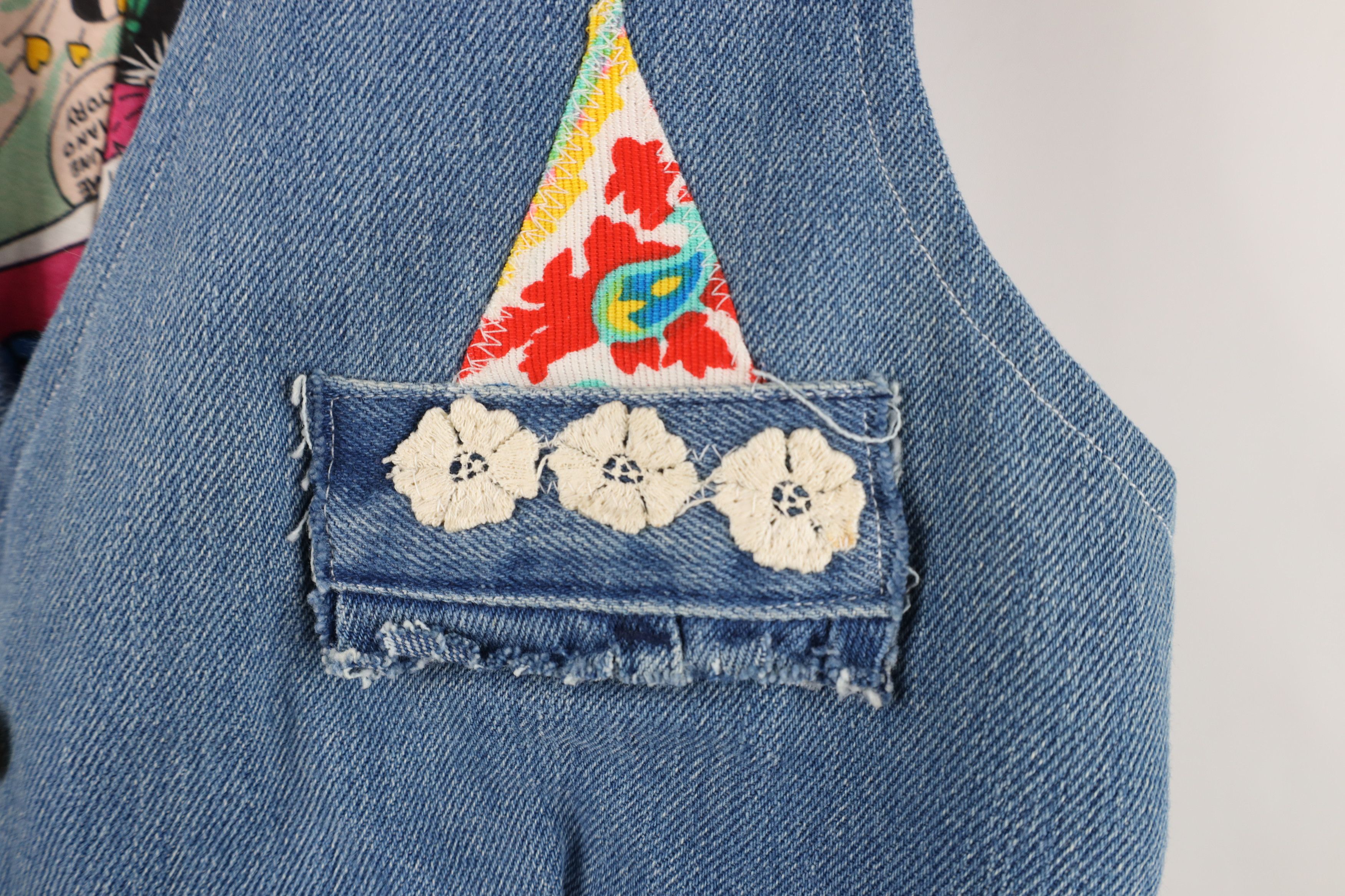 Vintage Vintage 90s Streetwear Comic Denim Jean Vest Jacket Blue Size S / US 4 / IT 40 - 8 Thumbnail