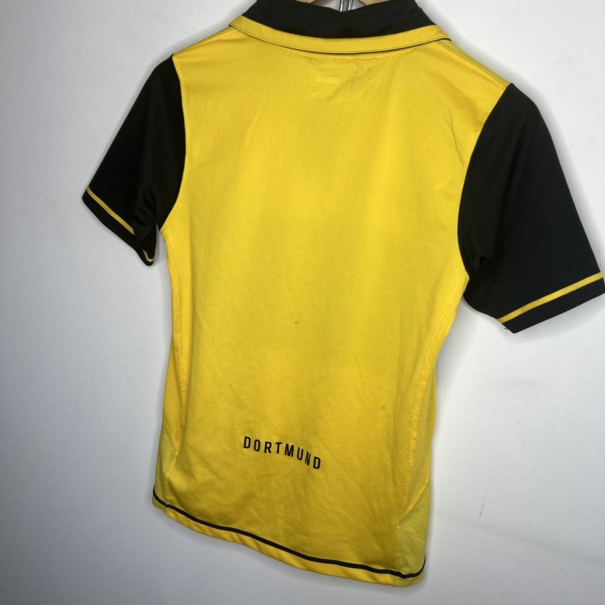 Nike Vintage Borussia Dortmund BVB Jersey Home Kit Tshirt Size US S / EU 44-46 / 1 - 7 Thumbnail