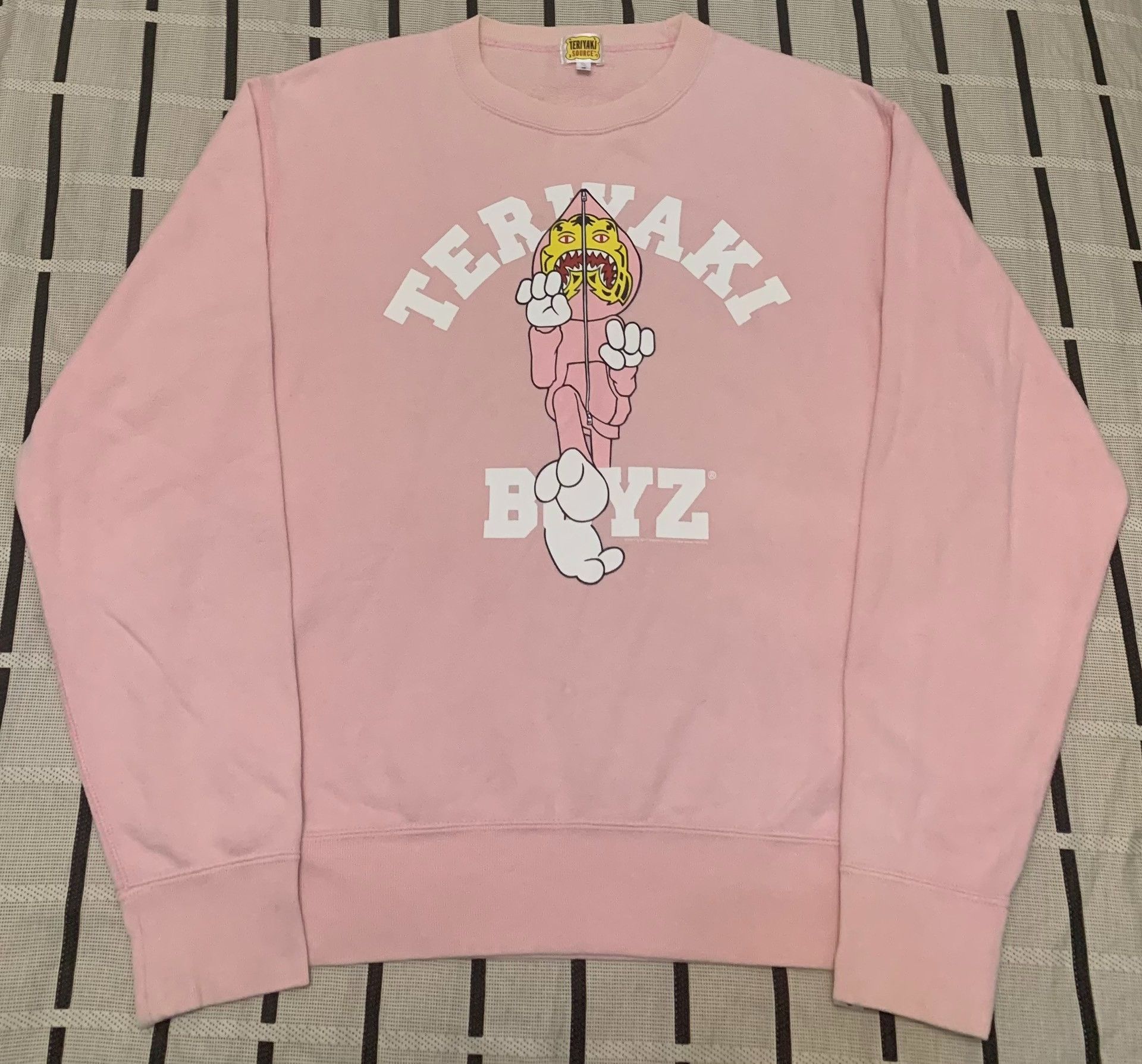 Bape Bape Tiger Ape Head Pink Hoodie S Men Size US S / EU 44-46 / 1 - 1 Thumbnail