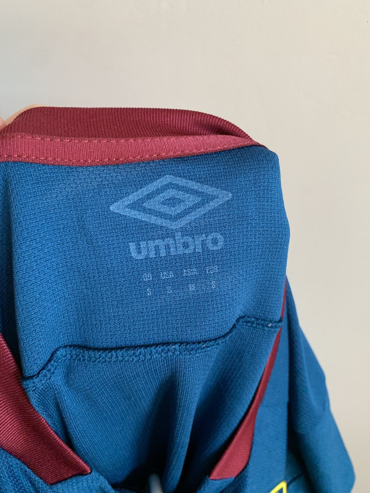 Umbro West Ham United Away Football Shirt Umbro Soccer Jersey Sz S Size US S / EU 44-46 / 1 - 10 Thumbnail