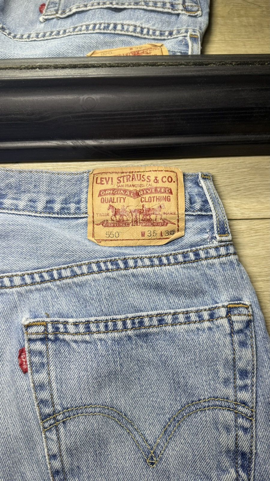 Levi's Y2K 2000s Levi’s 550 35 x 30 Light Wash Straight Leg Denim Size US 35 - 5 Thumbnail