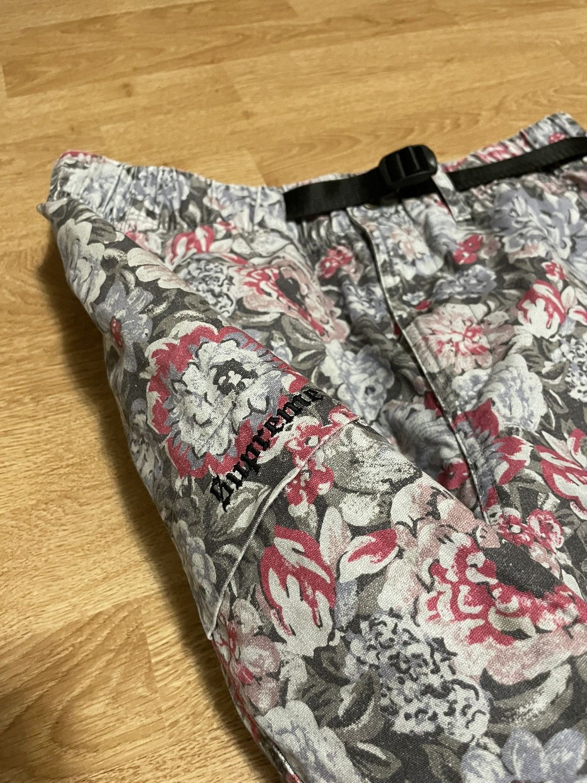 Supreme Supreme Belted Trail Pant (SS23) Floral Size US 31 - 4 Thumbnail