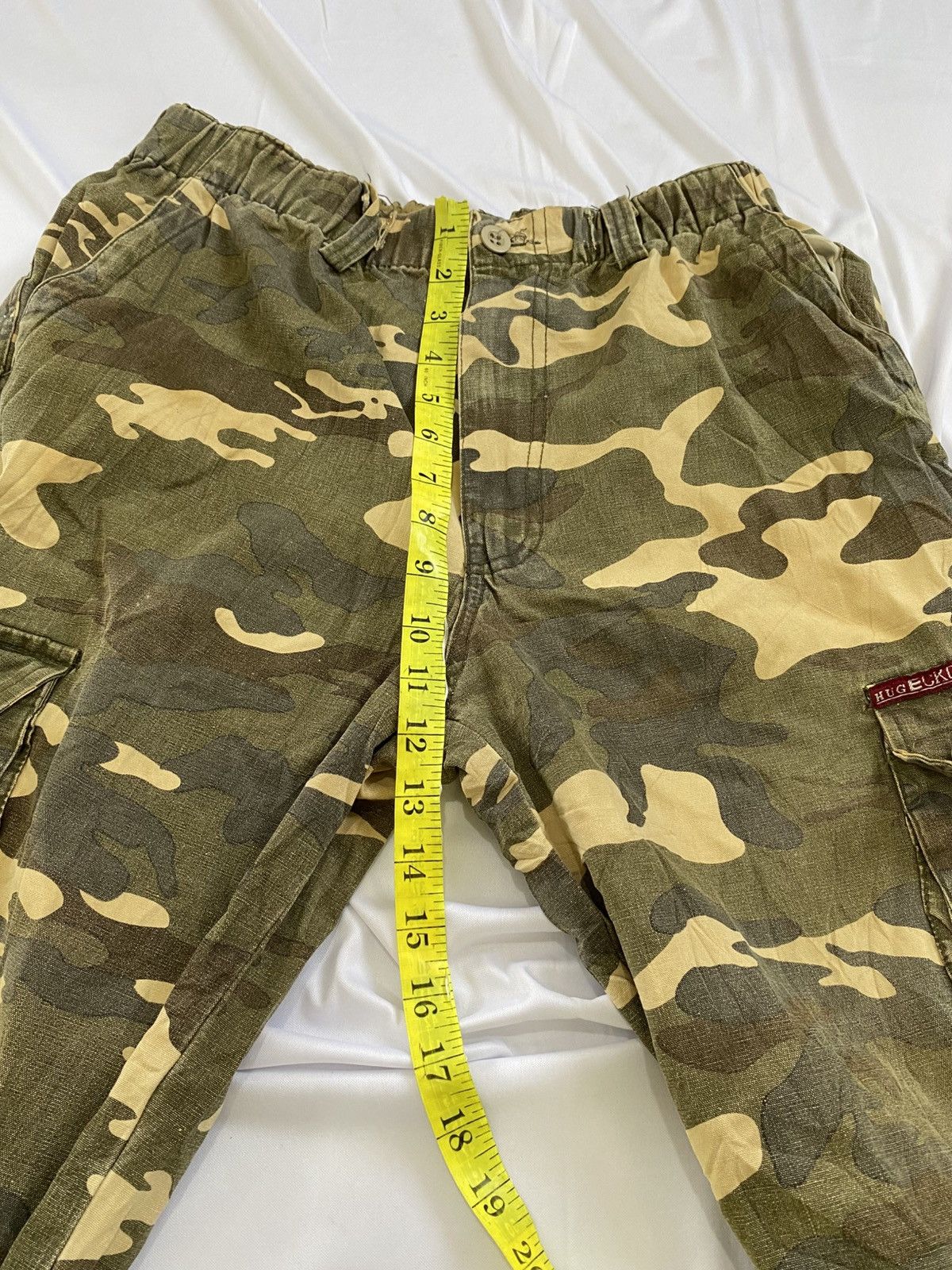 Japanese Brand Hugecko Cargo pants with a camouflage motif Size US 29 - 11 Thumbnail