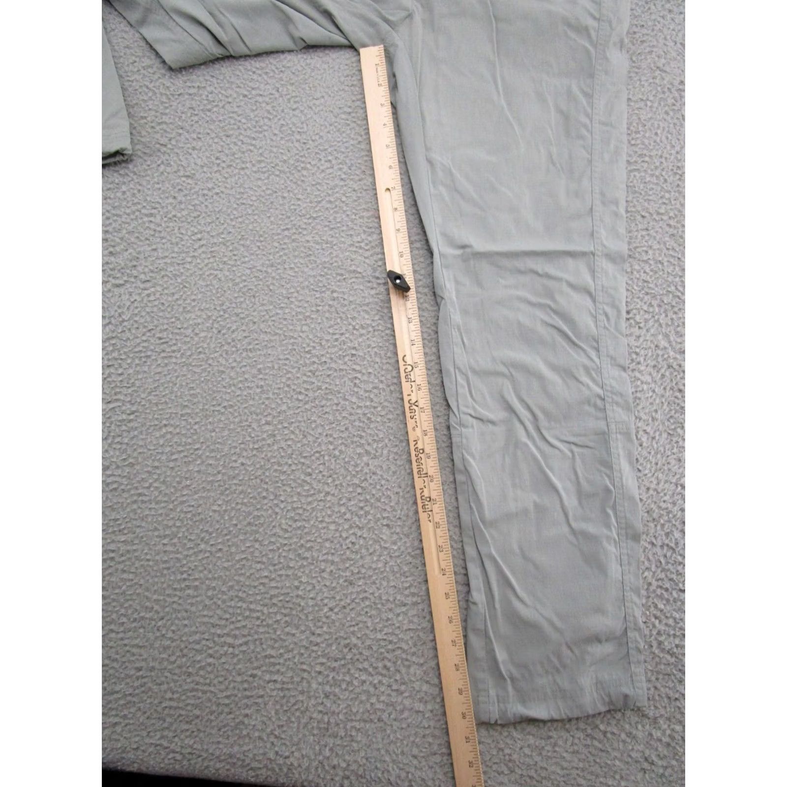 Vintage Ultimate Terrain Gray Ripstop Cargo Pants Men's Size M Regular Inseam 31in Pocket Cargo Outdoor Adjustable Waist Elastic Readable Size US 31 - 7 Thumbnail