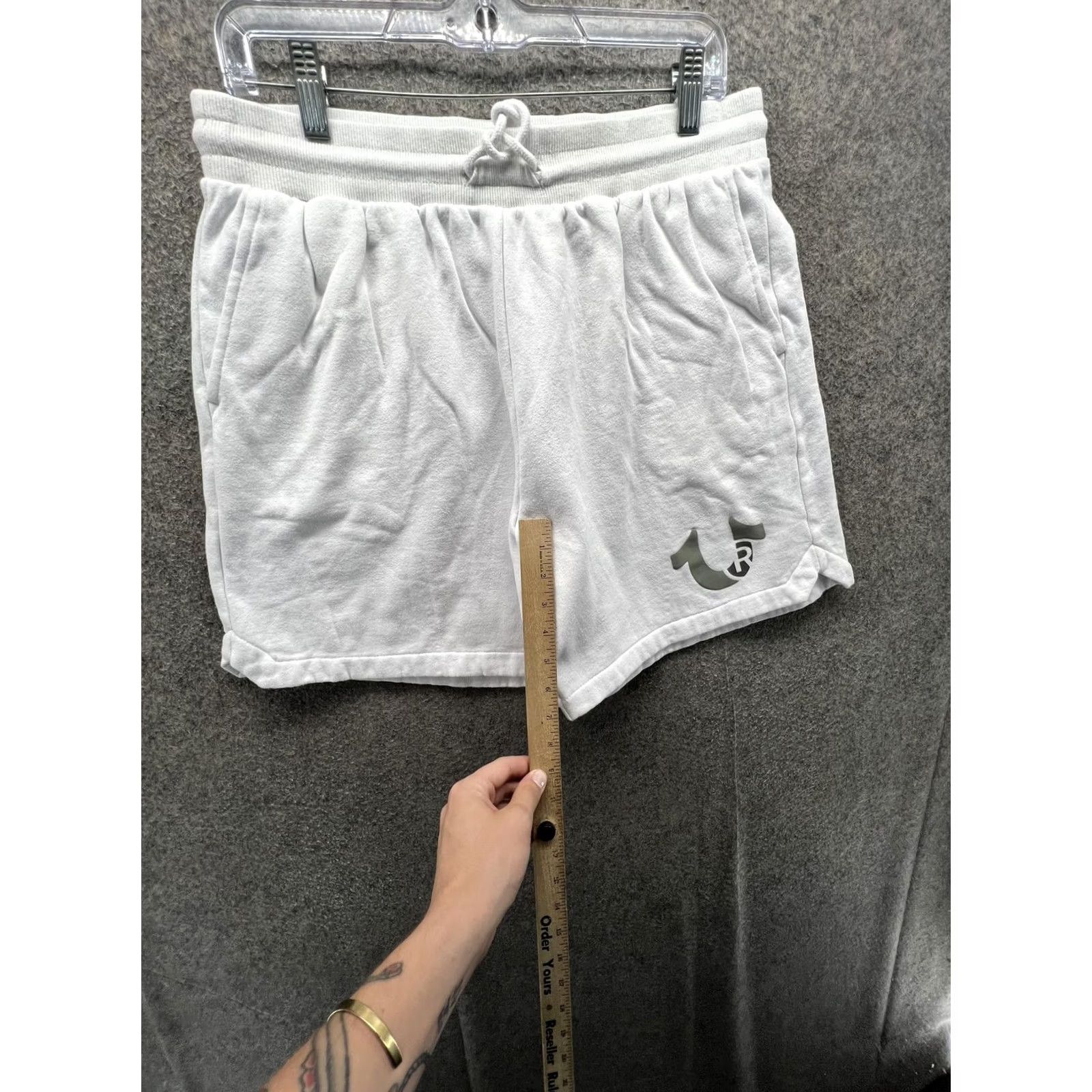 True Religion True Religion Shorts Mens M White Fleece Sweat Elastic Waist Pockets Logo 7 Inseam Casual Summer Mens Size US 31 - 3 Thumbnail