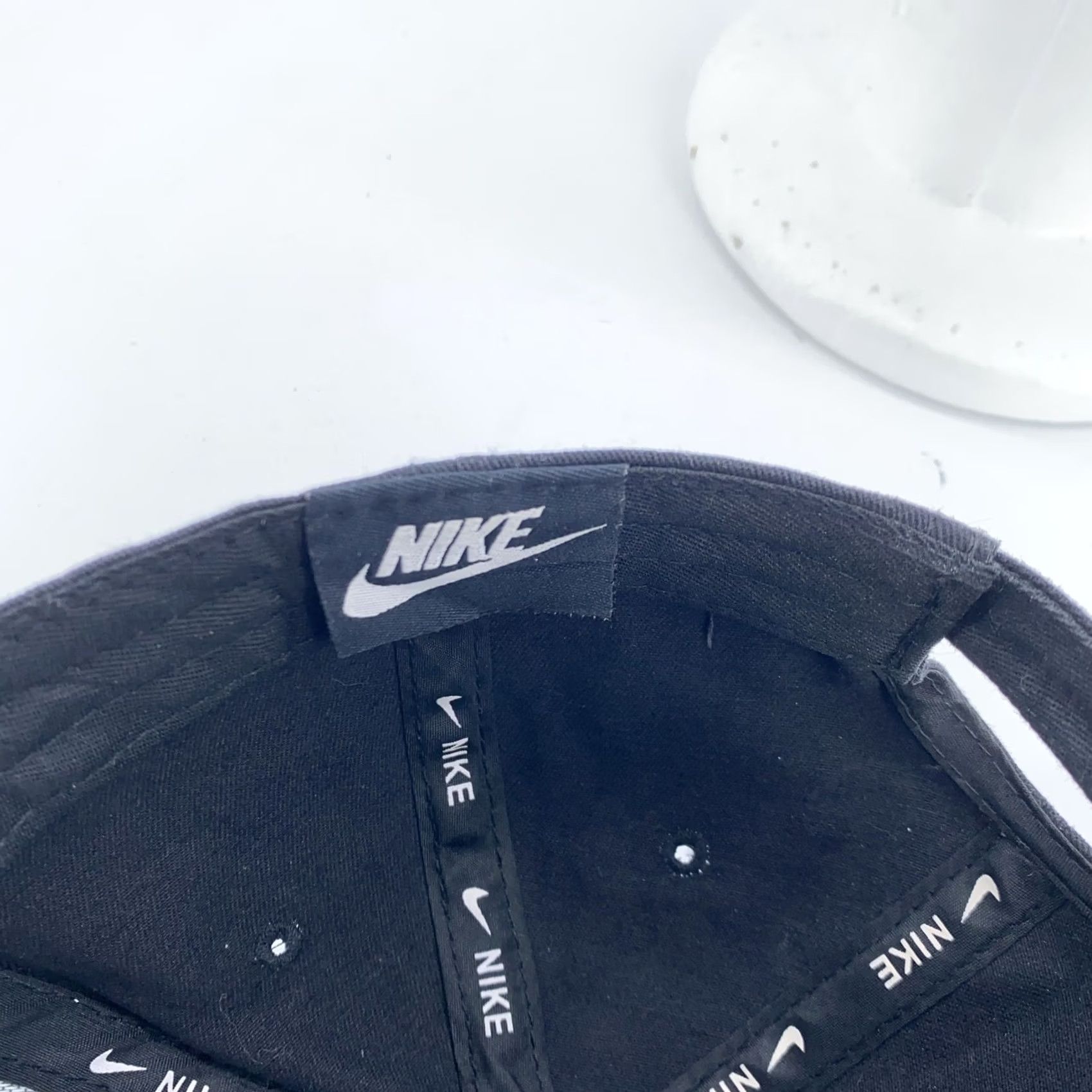 Nike Nike Hat Cap One Size Black Gold Swoosh Embroidered Logo Mens Classic Golf Adjustable Breathable Cotton Solid Baseball Cap Size ONE SIZE - 5 Thumbnail