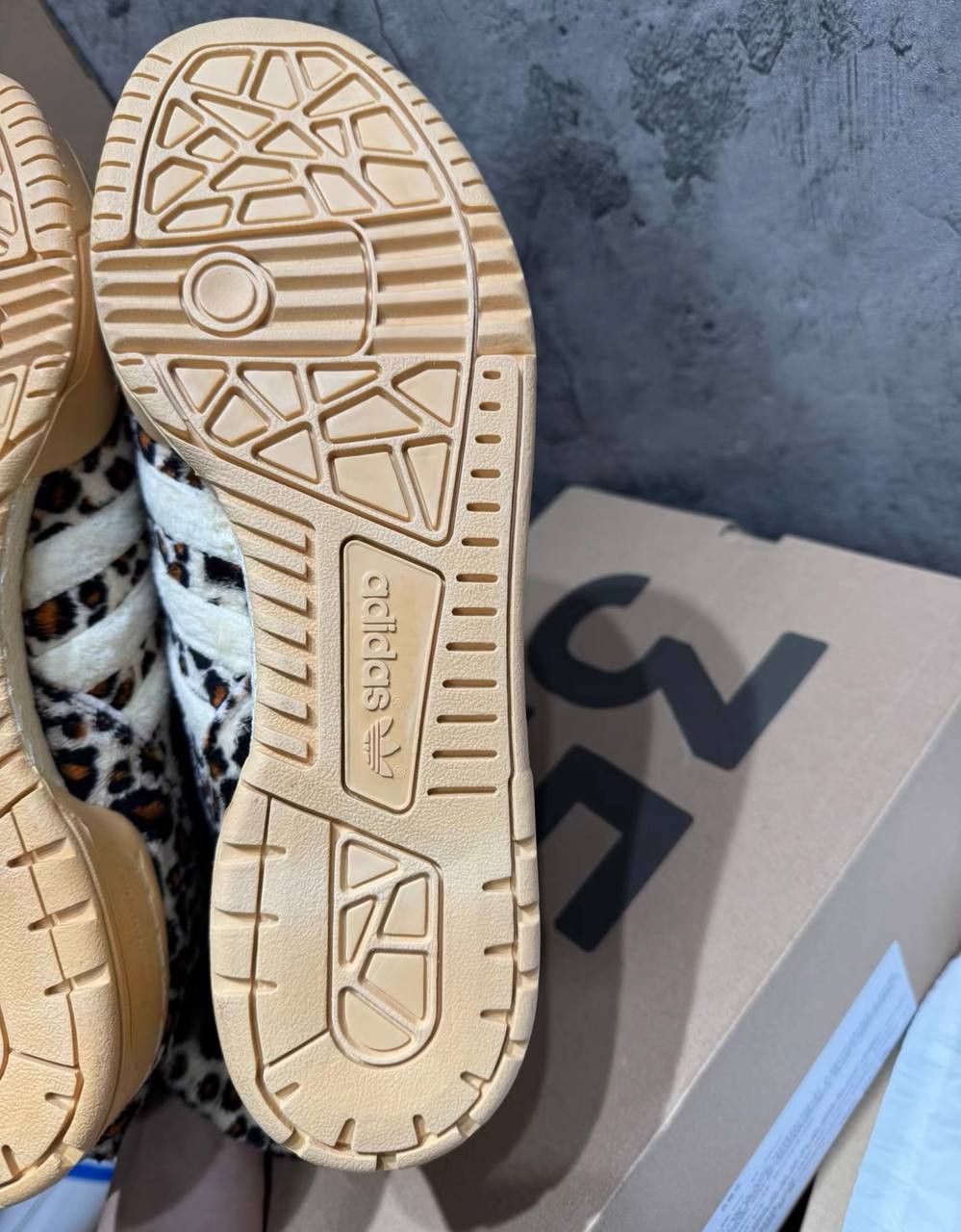 Jeremy Scott adidas Jeremy Scott Wings sneakers Size US 10 / EU 43 - 2 Thumbnail