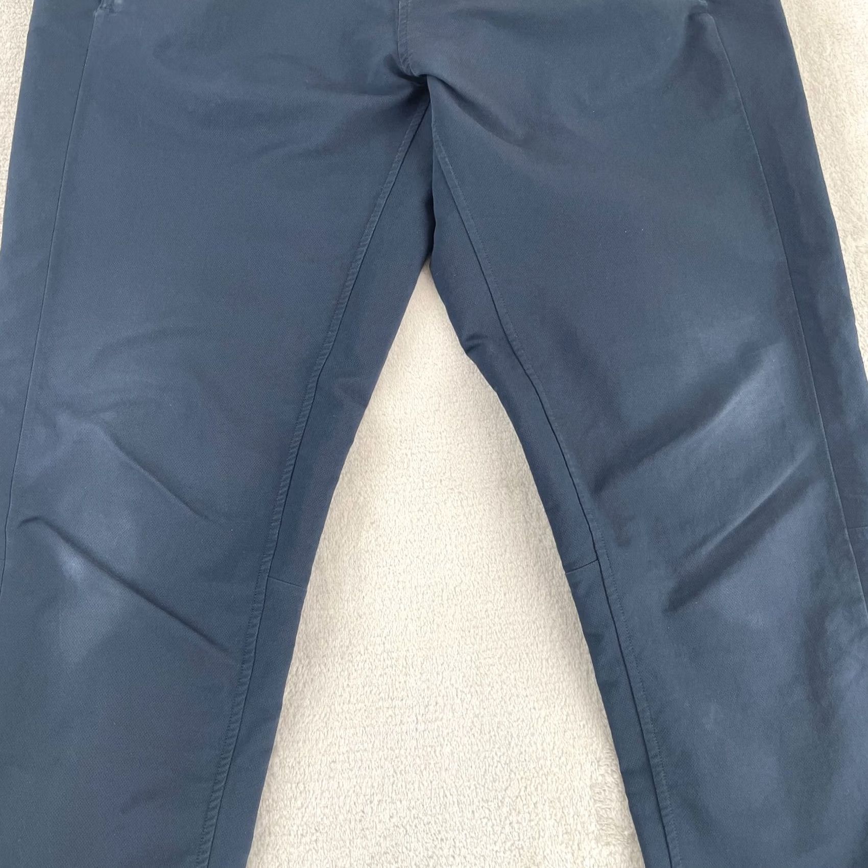 Lululemon LULULEMON New Venture Pants Men 31x26 Navy Blue Tapered Fit Zip Pockets Active Pants Mens Navy Blue 31x26 Tapered Zip Pockets Active Size US 31 - 7 Thumbnail