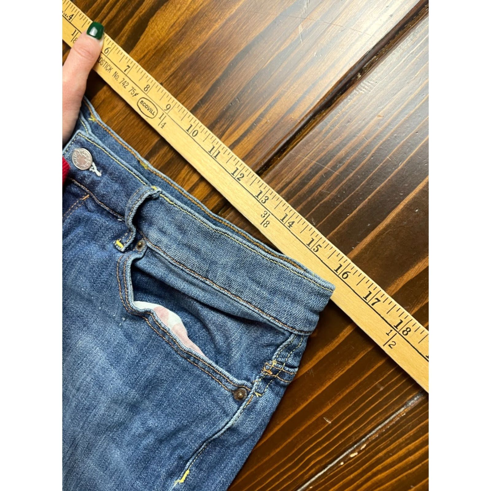 Lucky Brand VINTAGE Lucky Brand Jeans Women's Size 31 Blue Denim Capri 2000's Size 24" / US 00 / IT 34 - 7 Thumbnail
