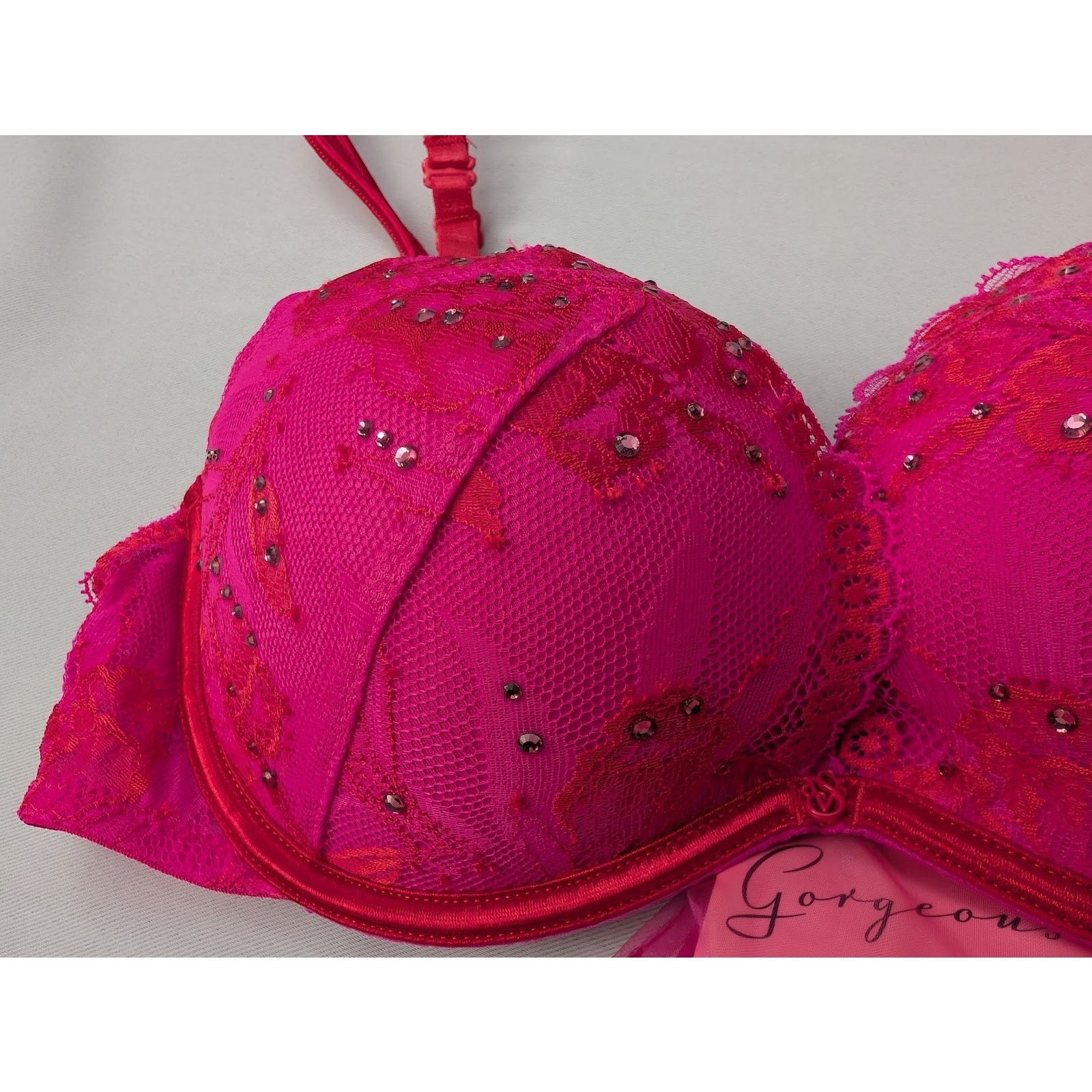 Victoria's Secret NWT Victoria’s Secret Gorgeous Bra 34C Push-Up Lace Vintage Size XXS / US 00 / IT 34 - 11 Thumbnail