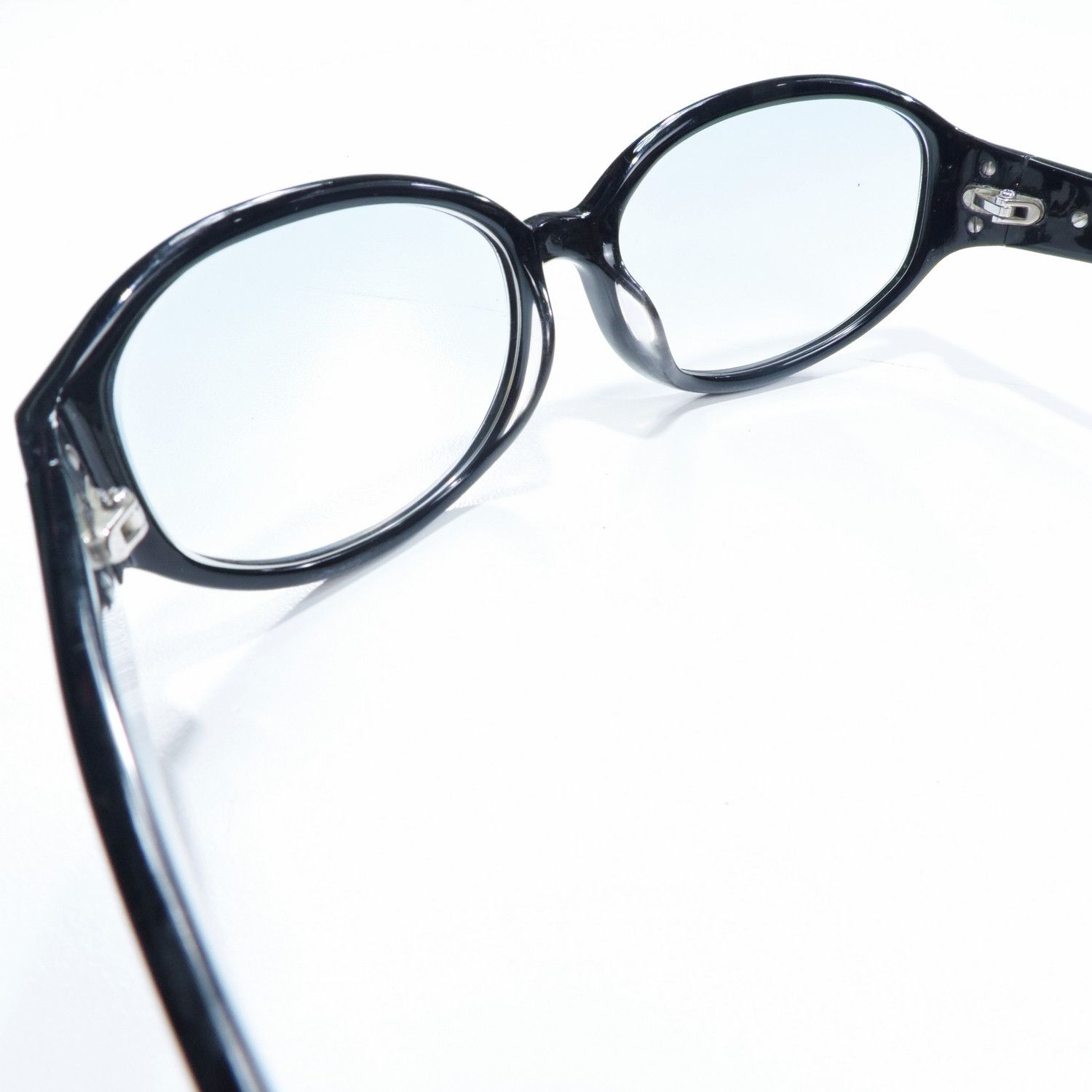 Salvatore Ferragamo SALVATORE FERRAGAMO SUNGLASSES [2132 101] Size ONE SIZE - 5 Thumbnail