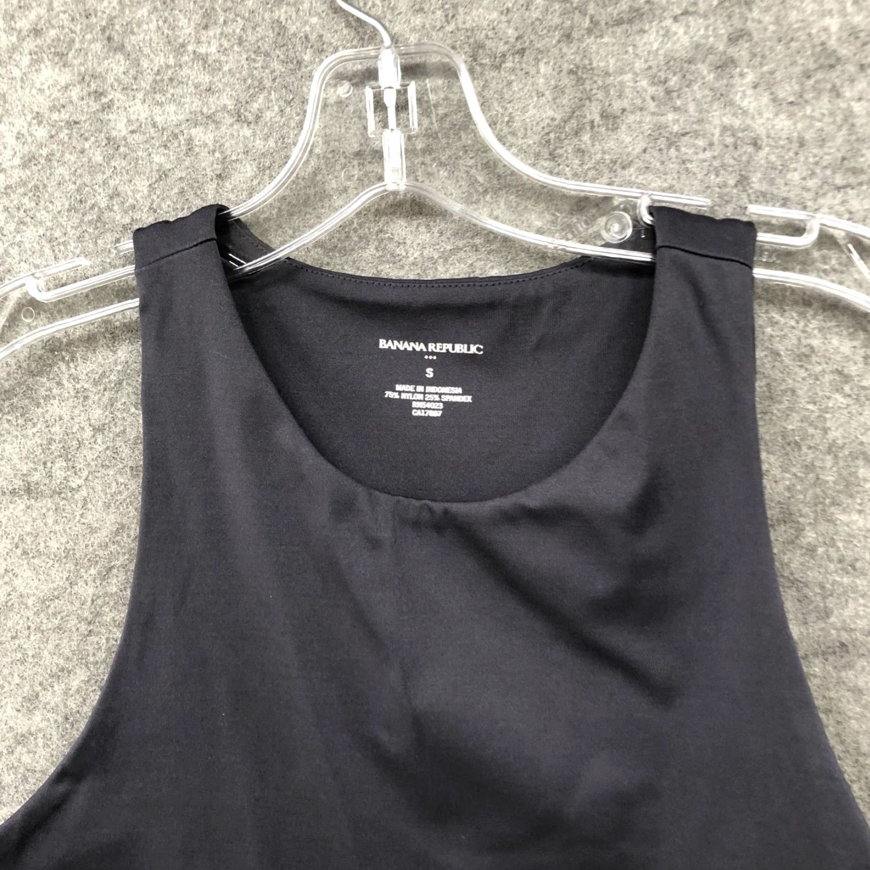 Banana Republic Banana Republic Active Sleeveless Crop Top Womens S Gray Tank Yoga Gym Crewneck Size S / US 4 / IT 40 - 3 Thumbnail