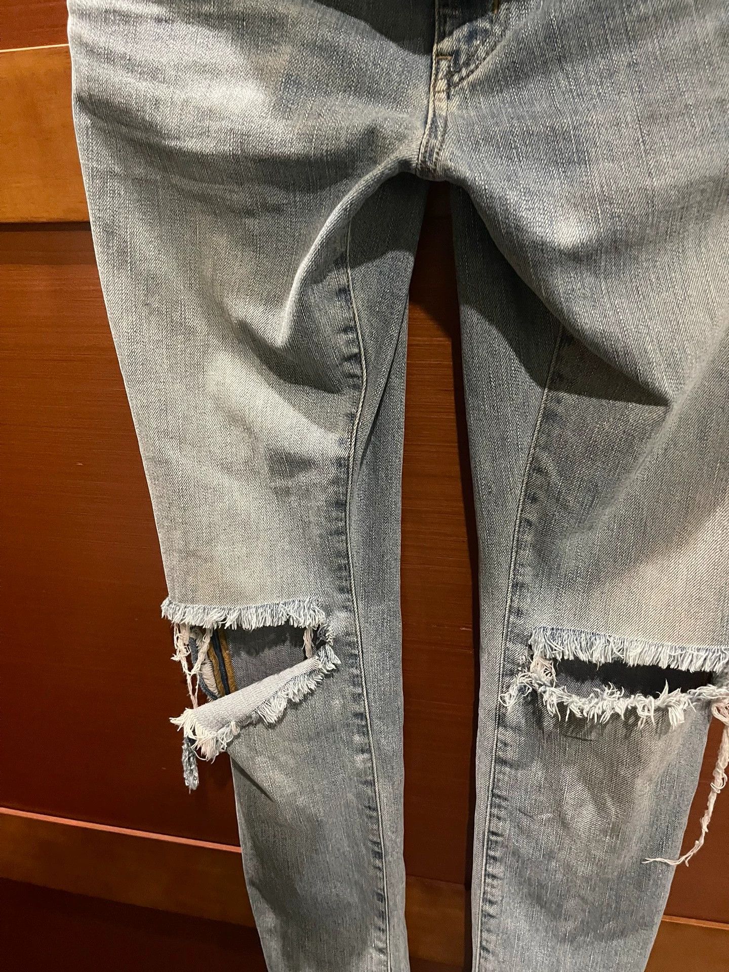 Saint Laurent Paris Saint Laurent d02 Ripped Jeans 28 Loren Size US 28 / EU 44 - 2 Thumbnail