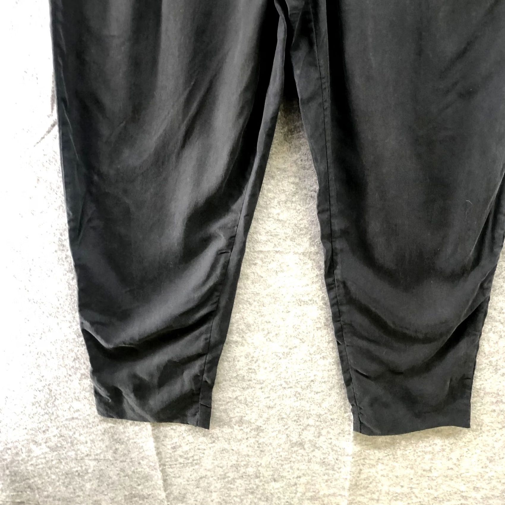 Anthropologie Anthropologie High Rise Crop Pants Womens S Black Buckle Front Relaxed Modal Size 28" / US 6 / IT 42 - 4 Thumbnail