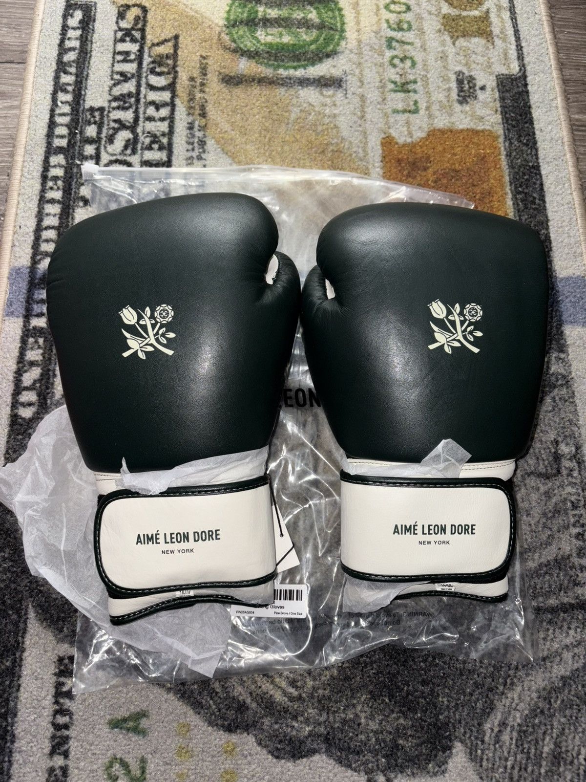 Aime Leon Dore Aime Leon Dore Crest Boxing Gloves Pine Grove Size ONE SIZE - 1 Thumbnail