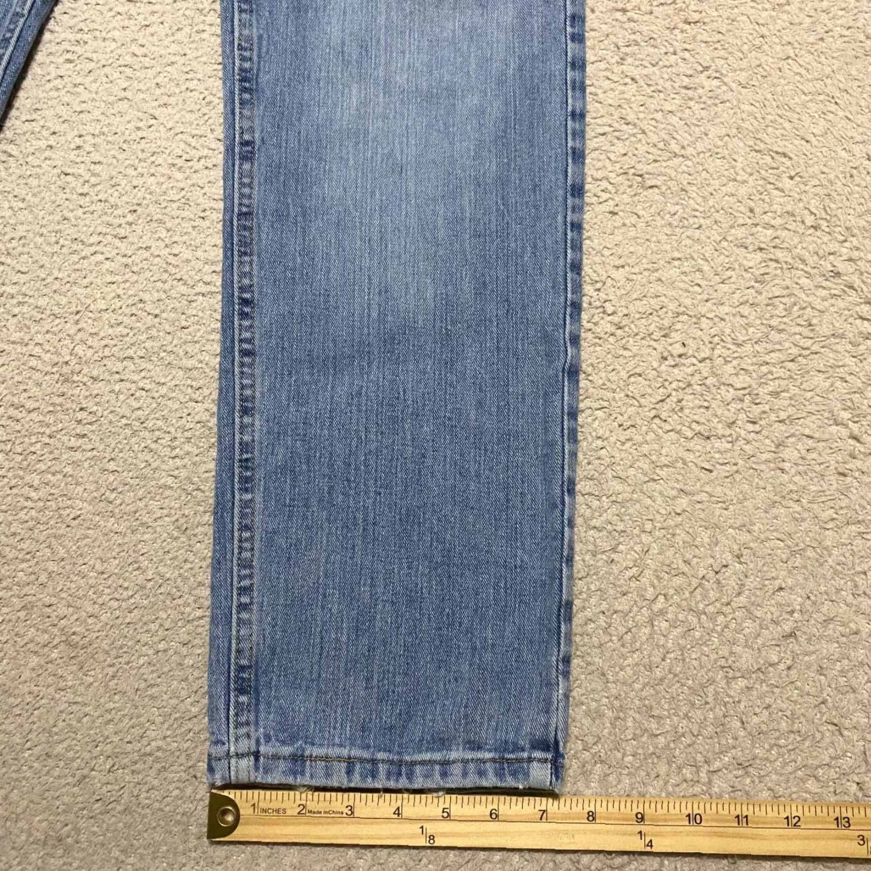 Vintage Urban Pipeline Jeans Men 33x32 Blue Denim Medium Wash Straight Mid Rise Jeans Regular Men 5-Pocket Design Denim Blue Mid (10-12 in) Urban Pipeline Size US 33 - 5 Thumbnail