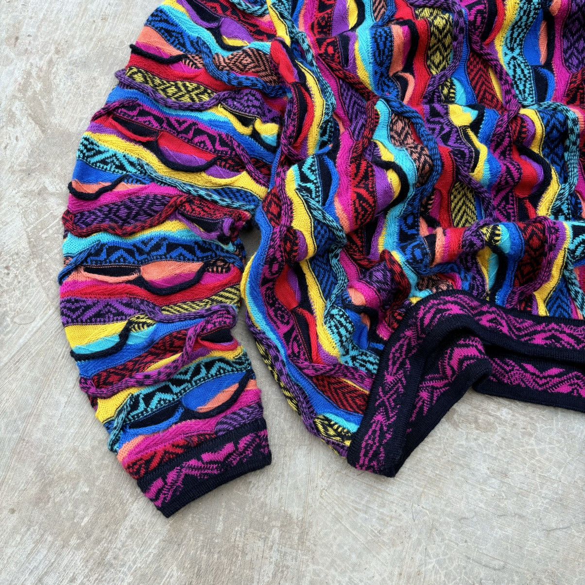 Coogi Crazy Vintage 90s Coogi 3D Knitwear Sweater Size US S / EU 44-46 / 1 - 9 Thumbnail