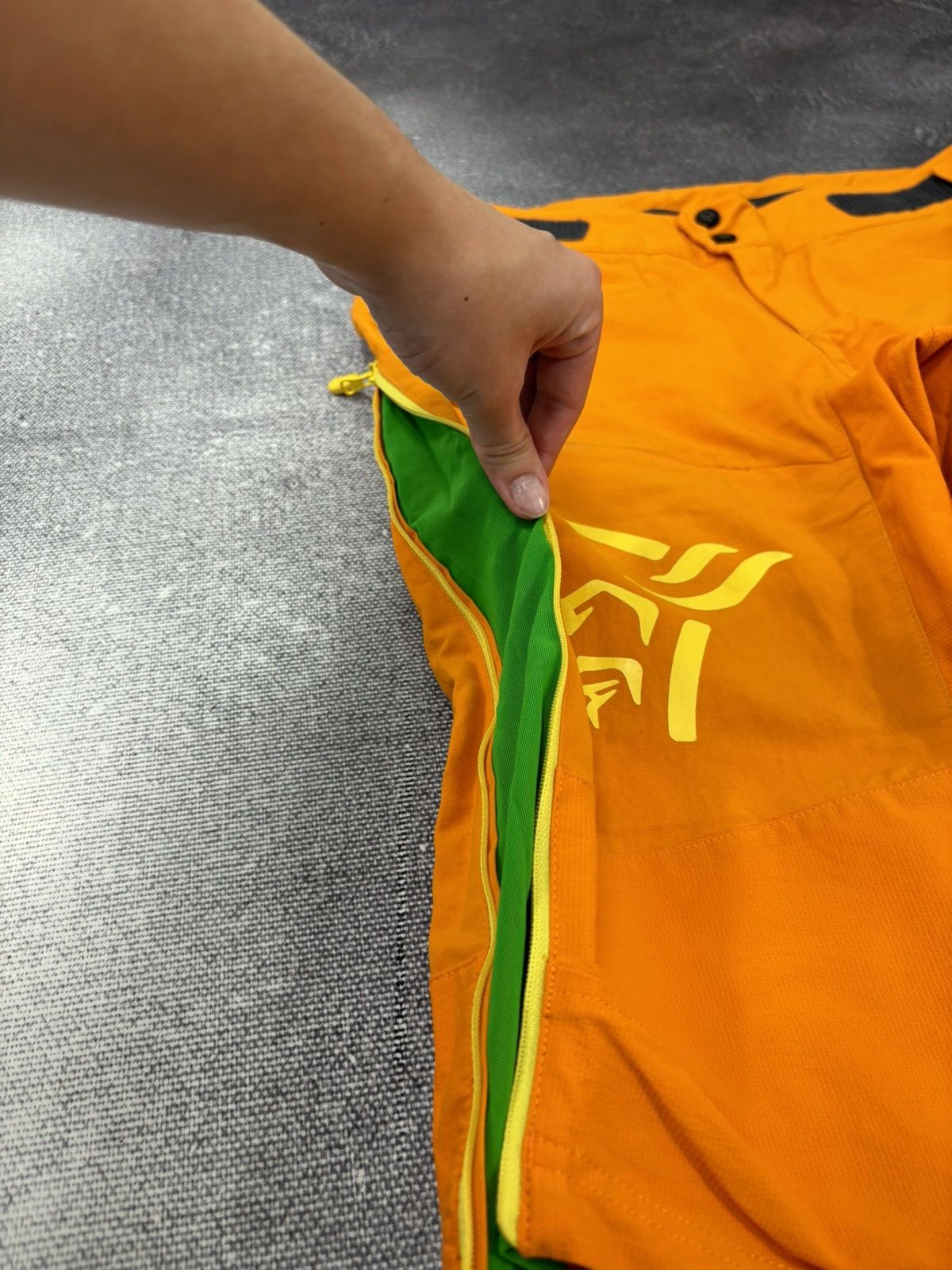 Norrona Norrona Fjora Flex1 Women’s Pure Orange Outdoor Shorts Size 30" / US 8 / IT 44 - 6 Thumbnail