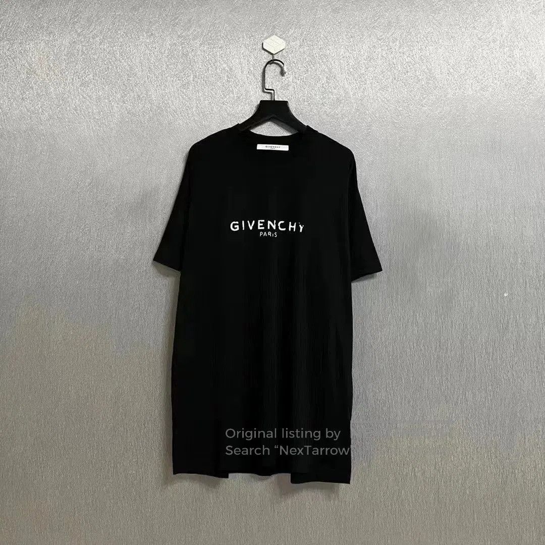 Givenchy givenchy logo short sleeve t-shirt size os. Size US S / EU 44-46 / 1 - 1 Thumbnail