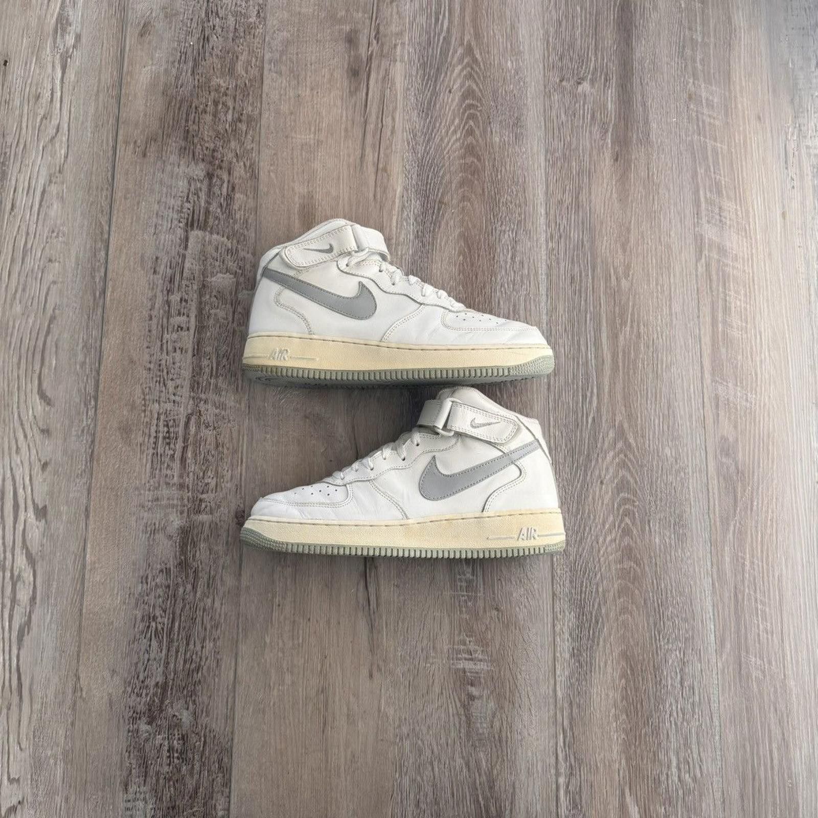 Nike NIKE • Air Force 1 Mid "White/Grey" (10M) Size US 10 / EU 43 - 1 Thumbnail