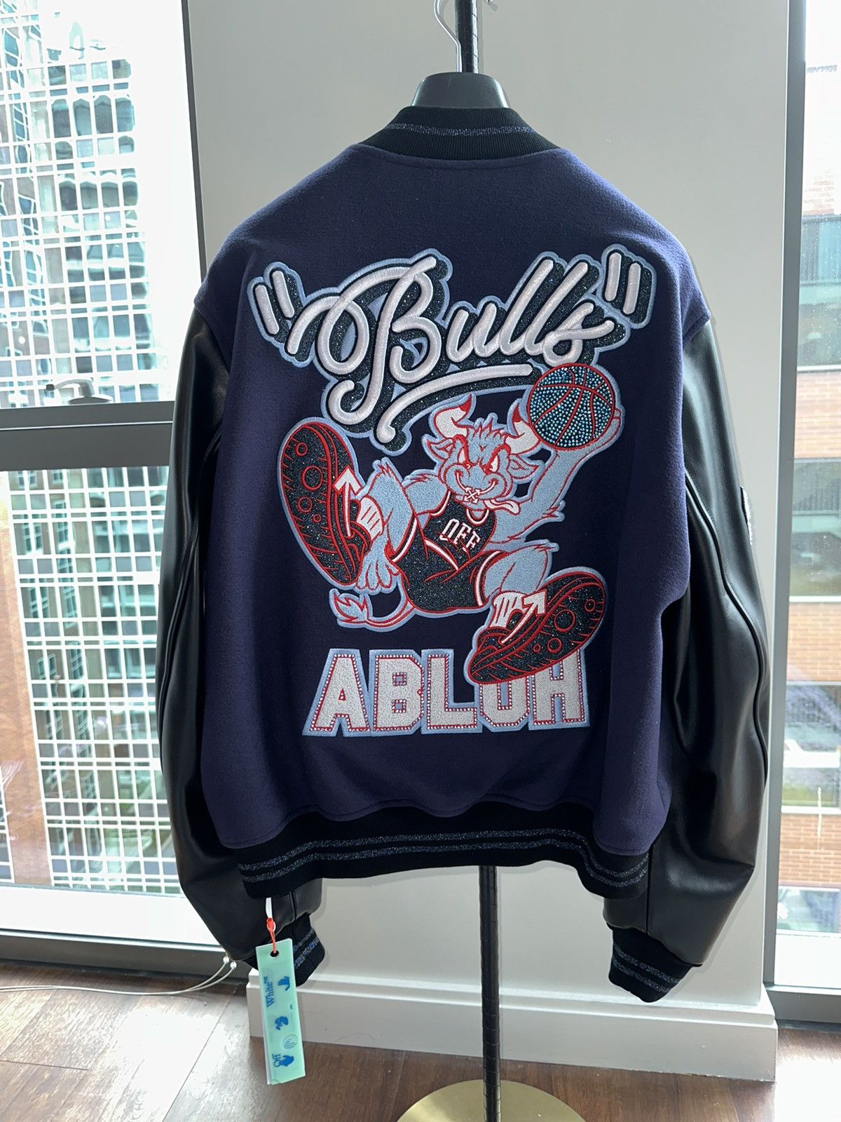 Off-White Off White x Chicago Bulls Varsity Leather Jacket Size US XL / EU 56 / 4 - 5 Thumbnail