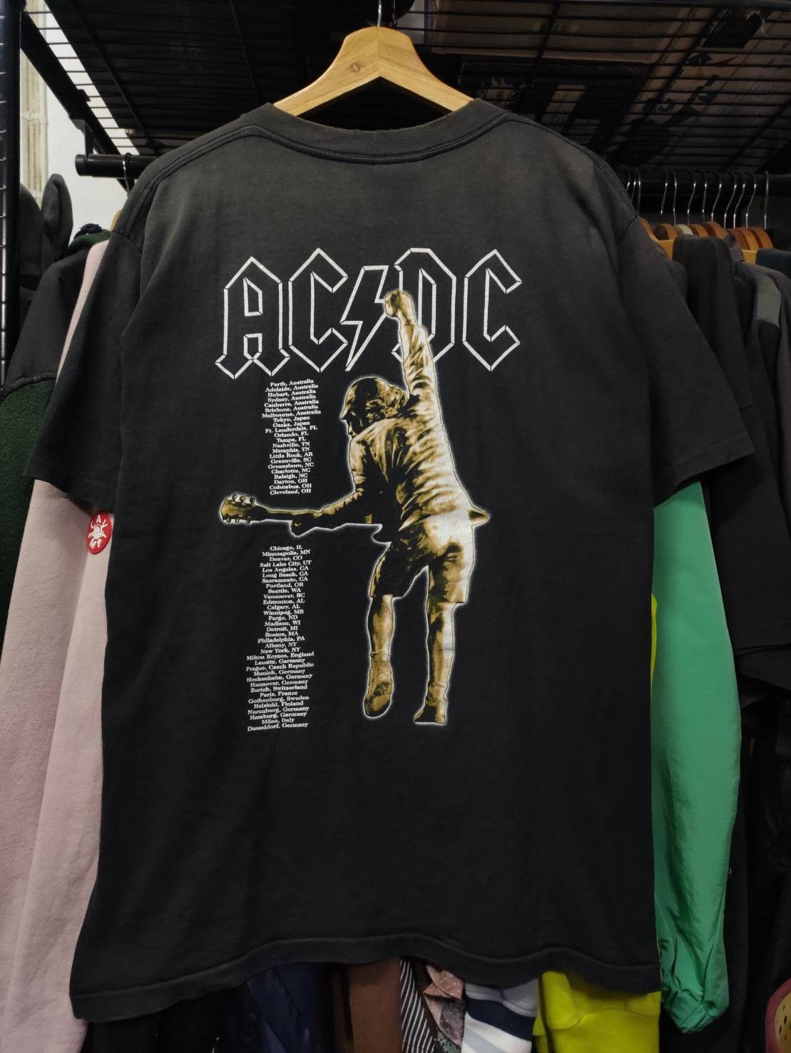 Band Tees Vtg 00's AC/DC " Stiff Upper Lip " Promo Tour T-Shirt Size US L / EU 52-54 / 3 - 2 Thumbnail
