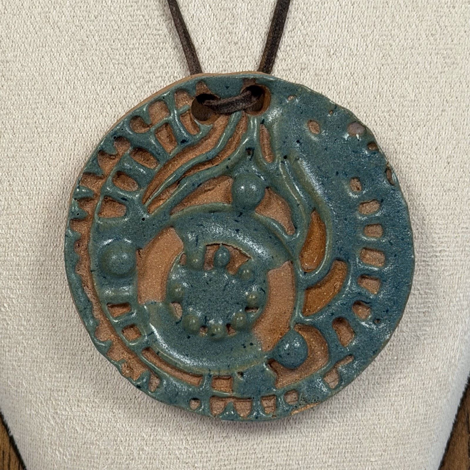 Vintage VTG Boho 1980s Gray-Green Abstract Clay Pendant Necklace 24" Size ONE SIZE - 4 Thumbnail