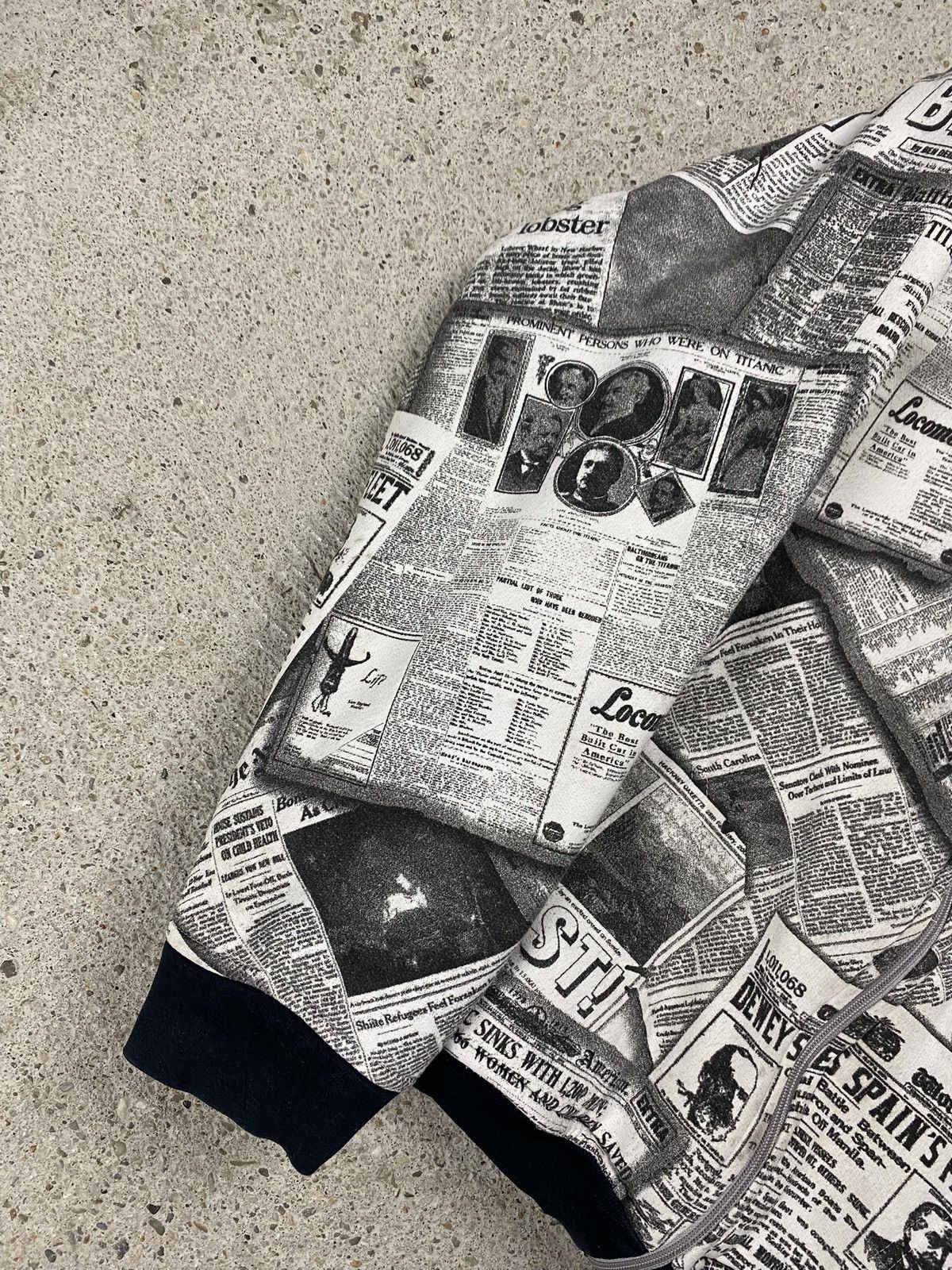 Japanese Brand Japan style hoodie newspapers full print zip vintage y2k Size US L / EU 52-54 / 3 - 4 Thumbnail