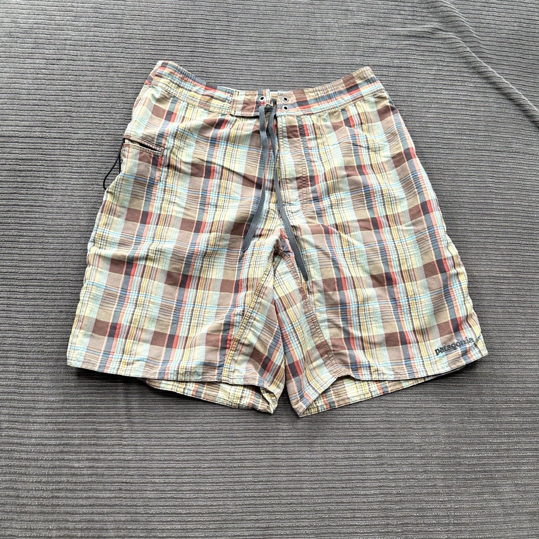 Patagonia Patagonia Shorts Men 32 Nylon Brown Plaid Beach Casual Size US 32 / EU 48 - 2 Thumbnail