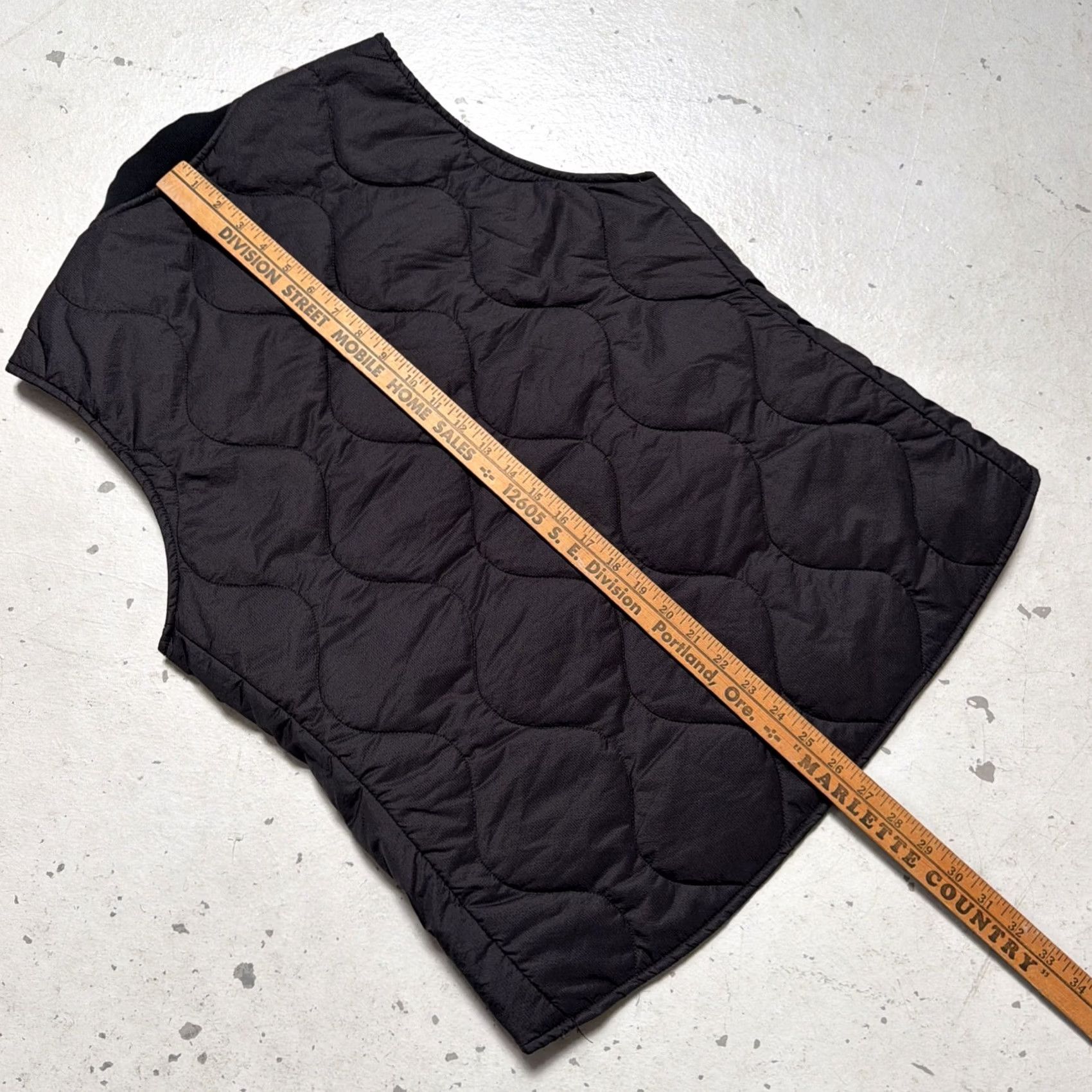 Vintage Wings & Horns Vest M Black Quilted Insulated Puffer Military Style Made Canada Size US M / EU 48-50 / 2 - 5 Thumbnail