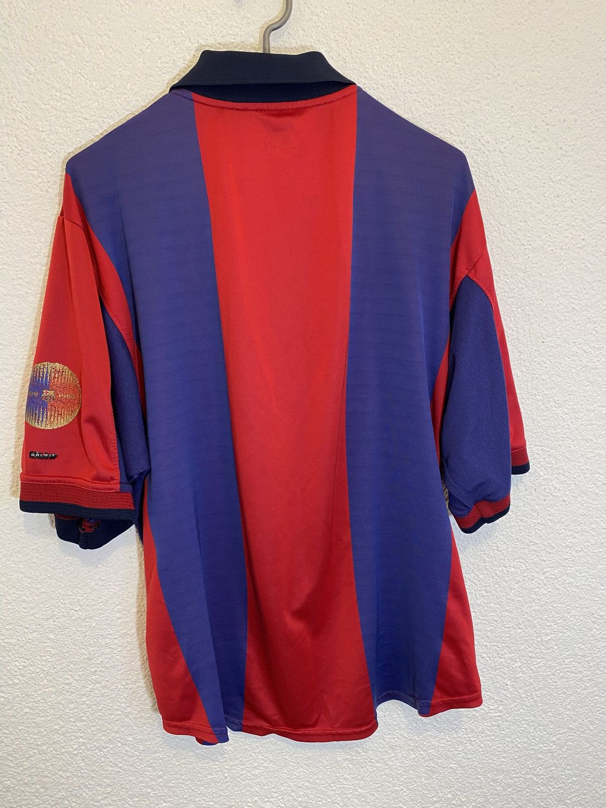 Other Barcelona 2000 2001 Home Football Shirt Nike Jersey Size L Size US L / EU 52-54 / 3 - 2 Thumbnail