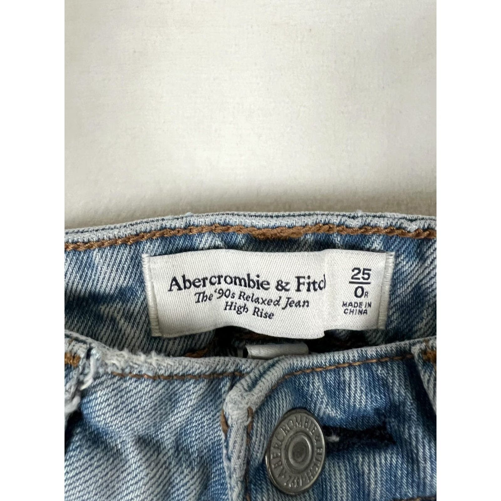 Abercrombie & Fitch Abercrombie & Fitch Jeans Womens 25 0R Distressed High Rise Relaxed Straight 90s Blue Denim Size 42" / US 20 - 5 Thumbnail