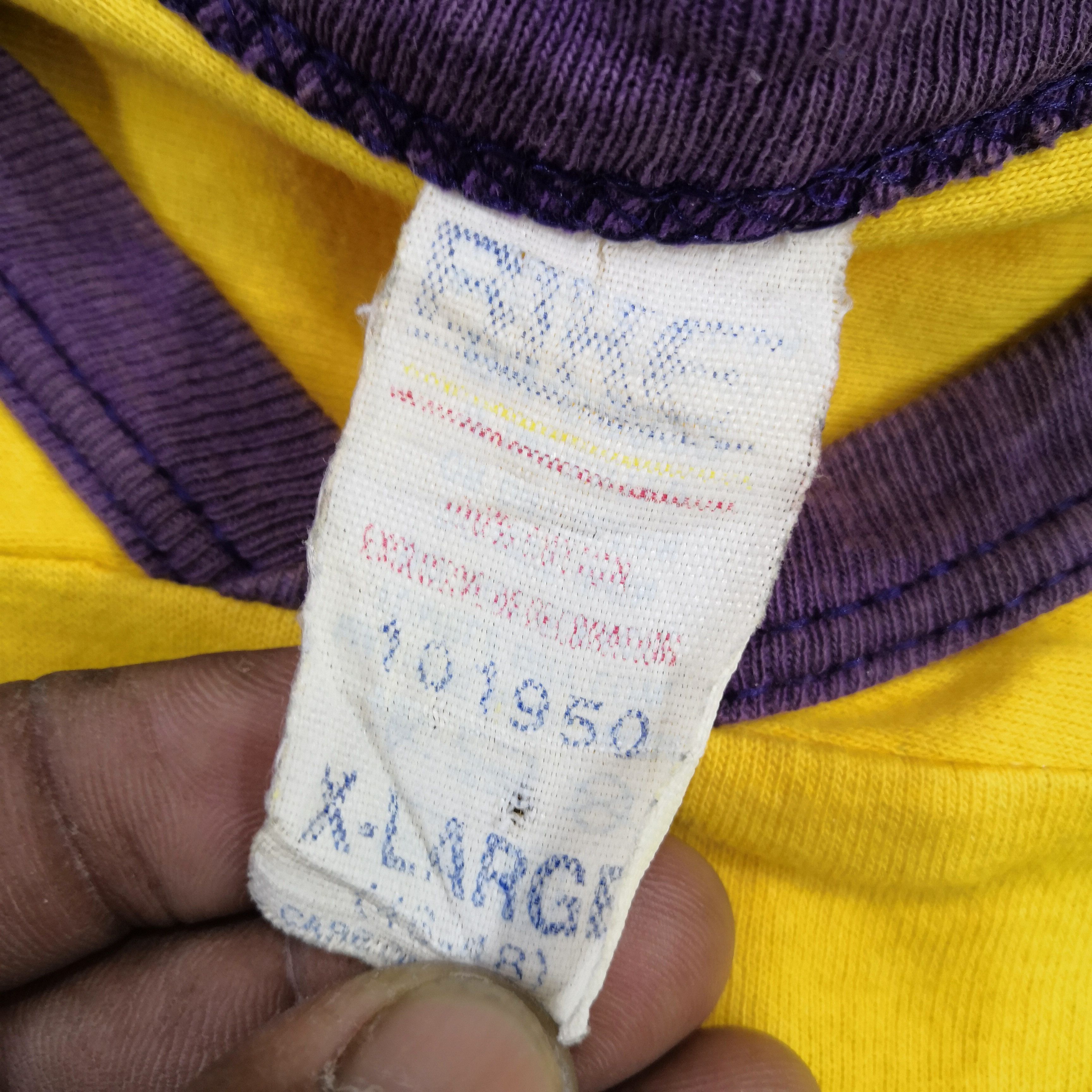 Vintage Vintage 90s Huskies T-Shirt Raglan NHL Sportswear Tees Size US L / EU 52-54 / 3 - 6 Thumbnail