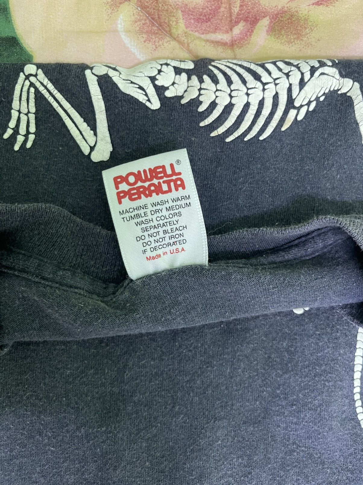 Powell Peralta Thrashed 1988 Vintage Powell Peralta Rat Bones T-Shirt Size US S / EU 44-46 / 1 - 18 Thumbnail