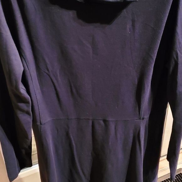 Athleta Athleta Black Round Neck Long Sleeve Sz. M Dress Size M / US 6-8 / IT 42-44 - 2 Thumbnail