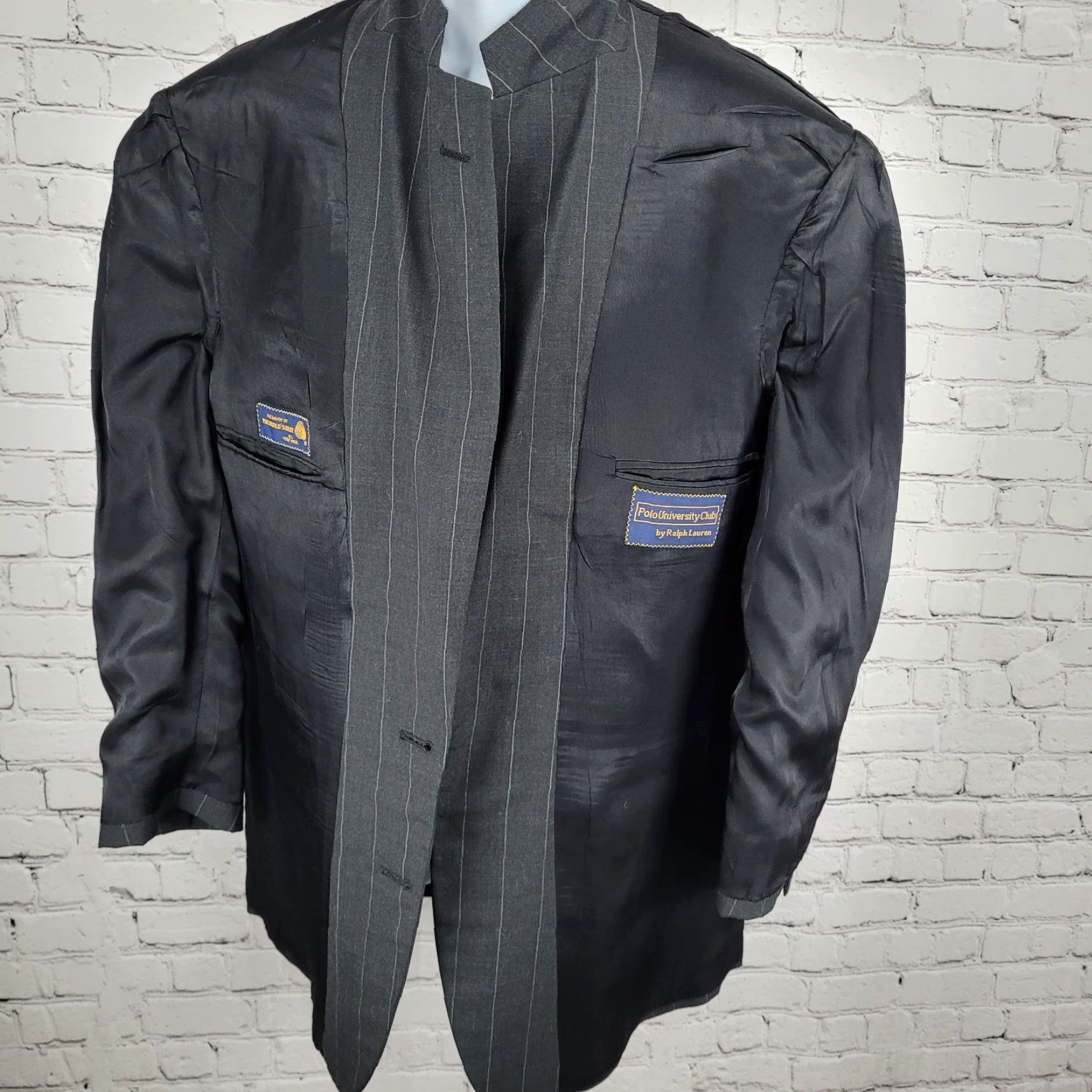 Ralph Lauren VINTAGE Ralph Lauren Blazer Polo University Club Gray Wool 100% Virgin Wool Notch Lapel Single-Breasted Two-Button Classic fit Men 40 Regular Size Size US L / EU 52-54 / 3 - 6 Thumbnail
